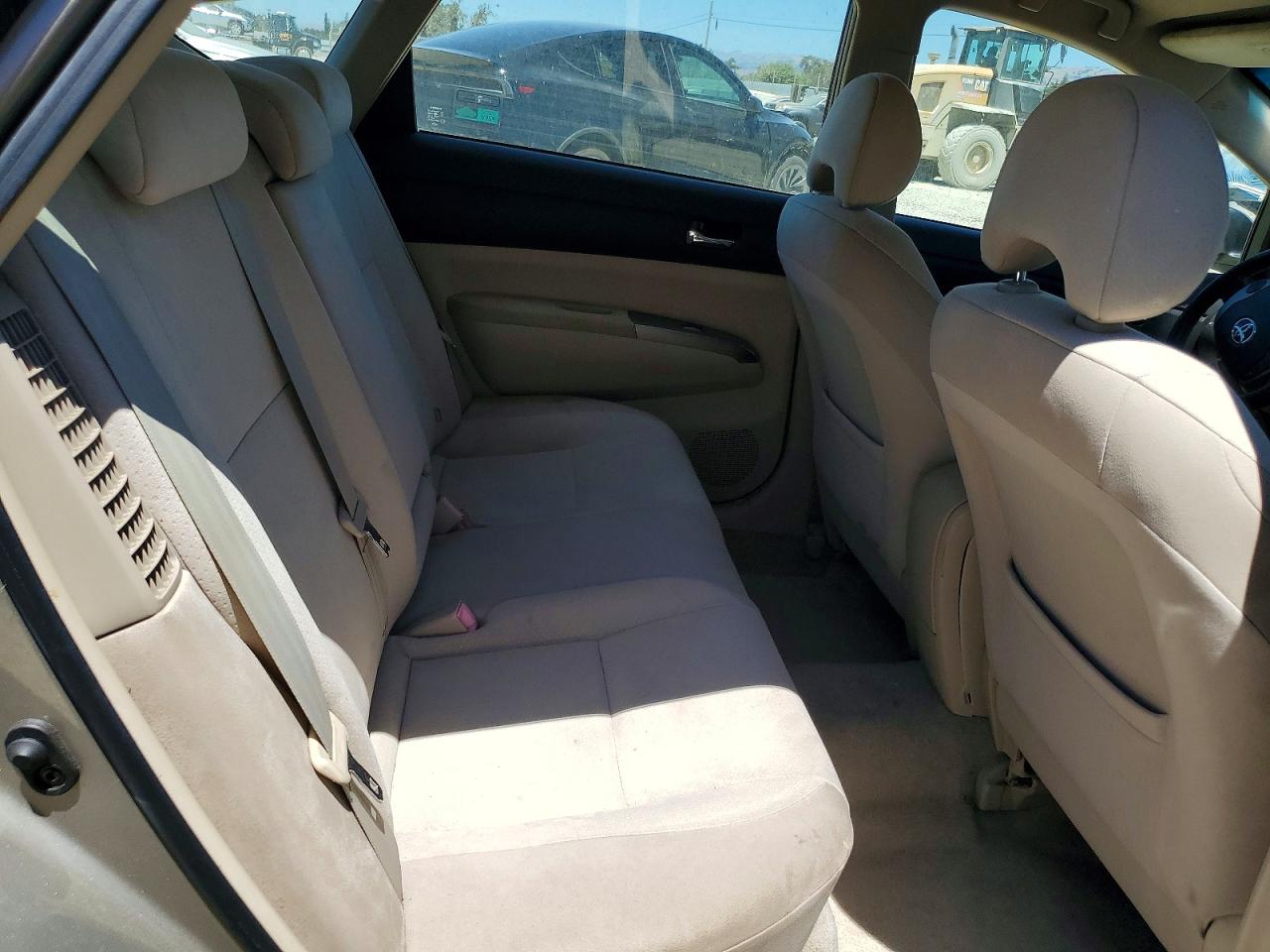 2004 Toyota Prius Base Gold vin: JTDKB20U040030252