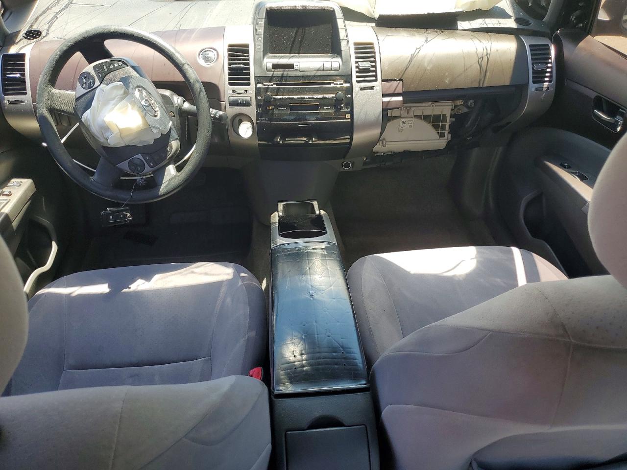 2004 Toyota Prius Base Black vin: JTDKB20U040037914