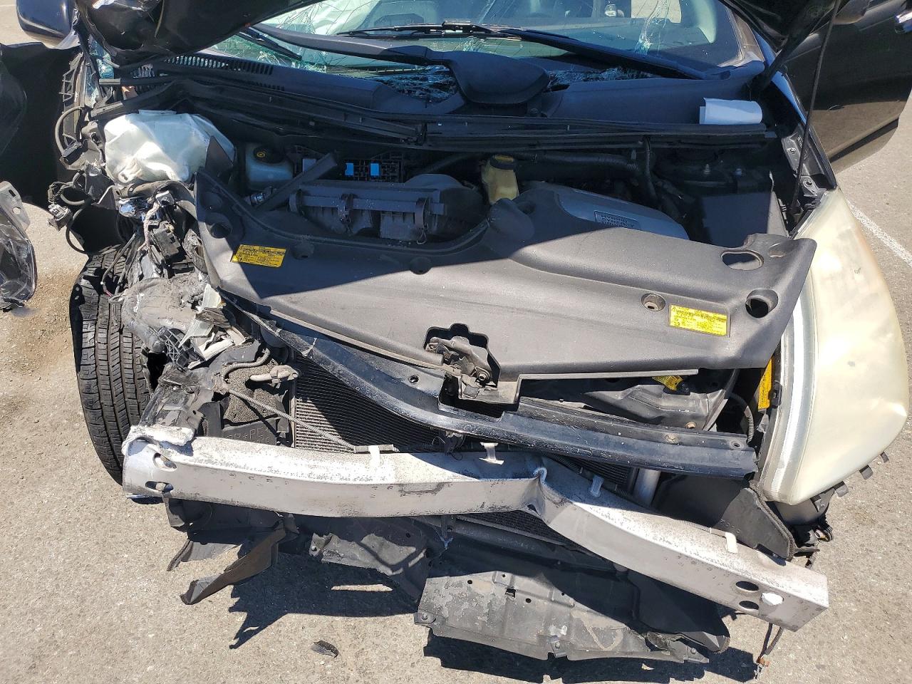 2004 Toyota Prius Base Black vin: JTDKB20U040037914
