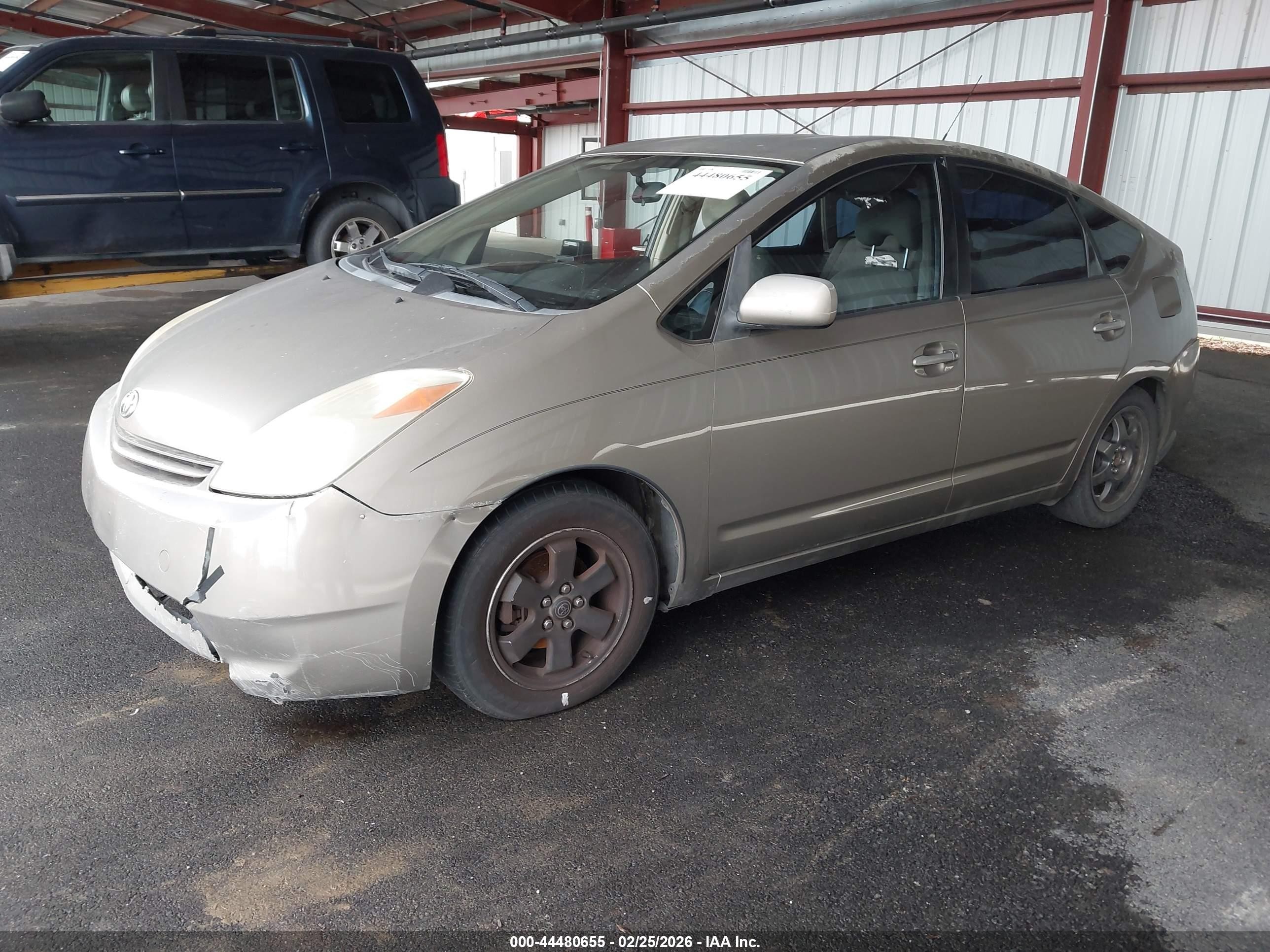 2004 Toyota Prius   Gold vin: JTDKB20U040038822