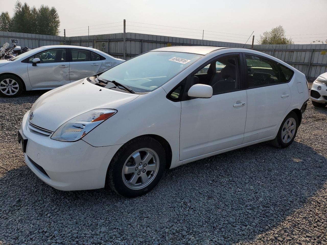 2004 Toyota Prius Base White vin: JTDKB20U040039419