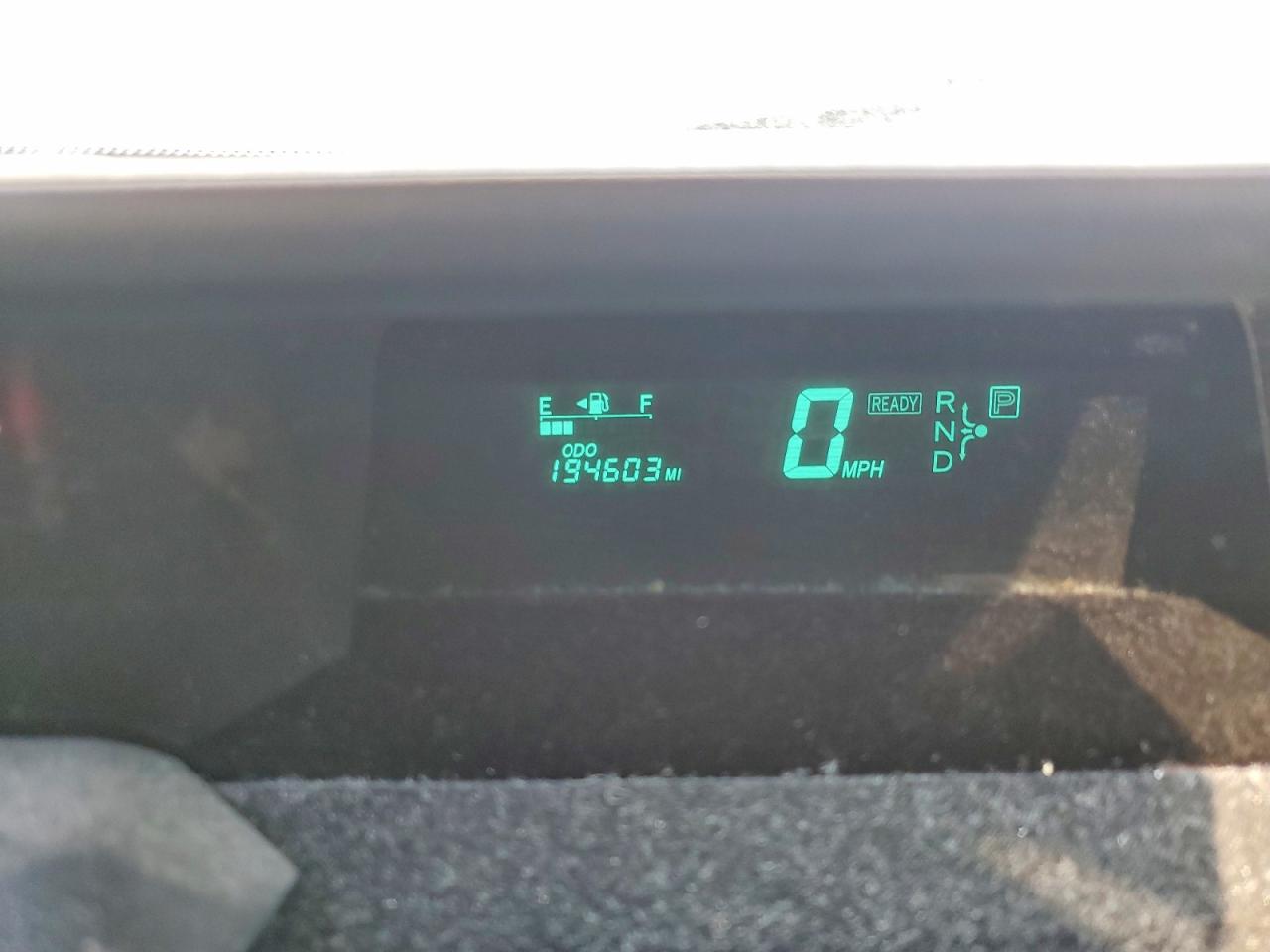 2004 Toyota Prius Base White vin: JTDKB20U040039419
