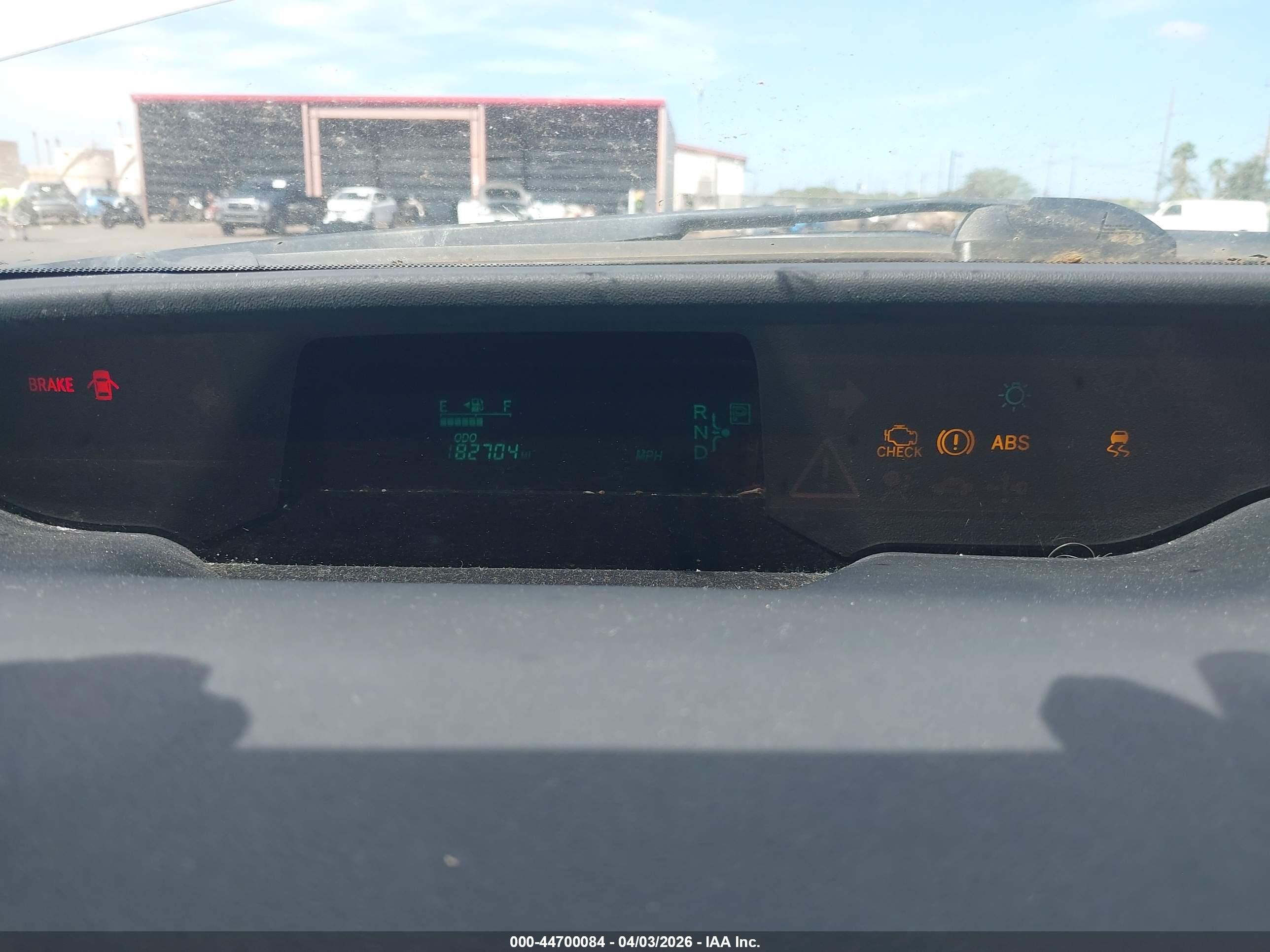 2004 Toyota Prius   White vin: JTDKB20U040051022