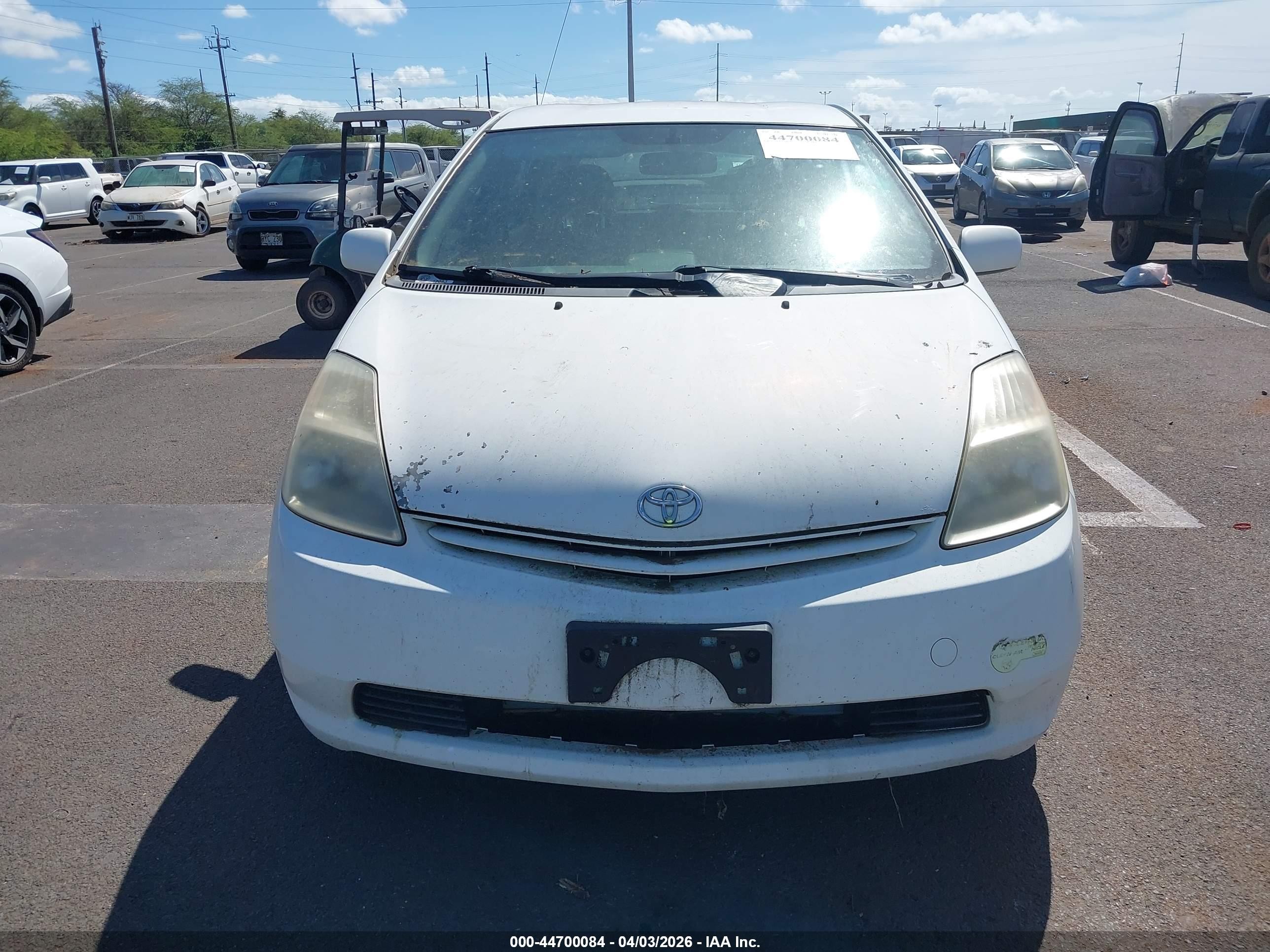 2004 Toyota Prius   White vin: JTDKB20U040051022