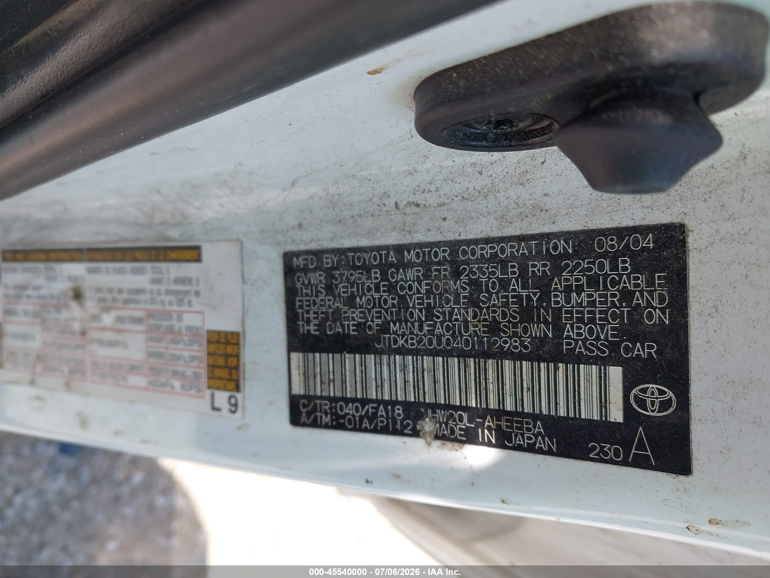 2004 Toyota Prius   White vin: JTDKB20U040112983