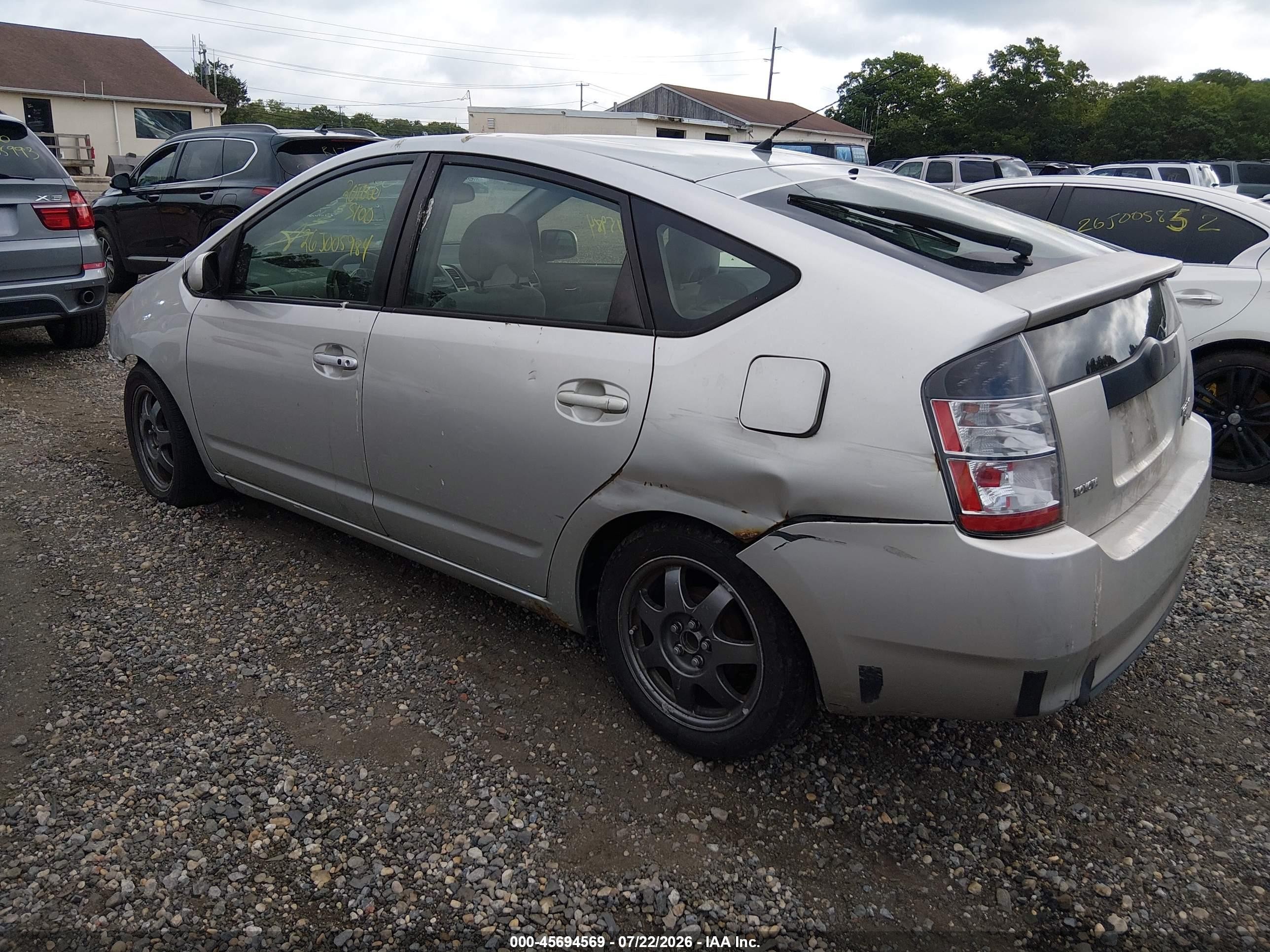 2005 Toyota Prius   Silver vin: JTDKB20U050117800