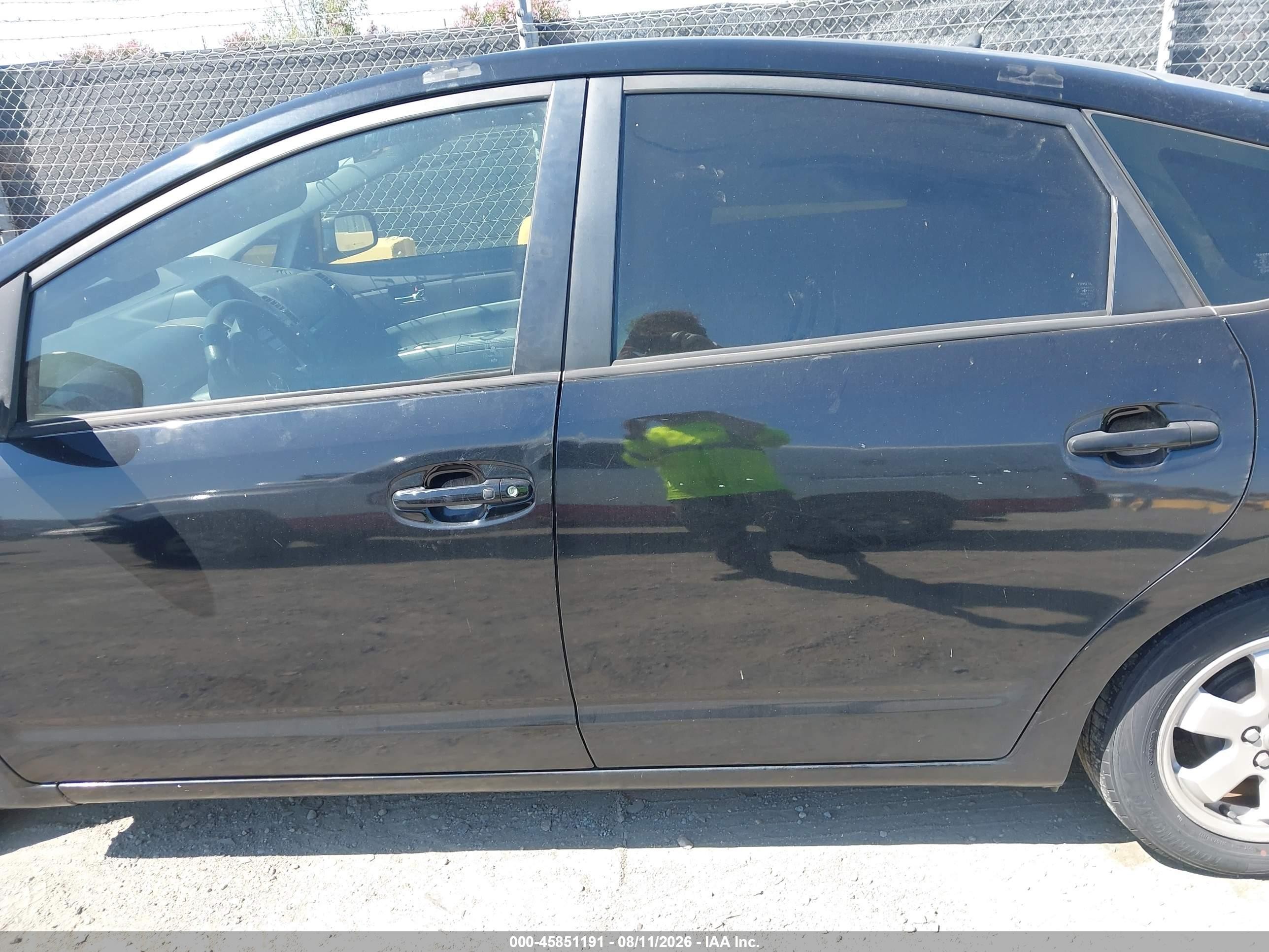2005 Toyota Prius   Black vin: JTDKB20U053028162