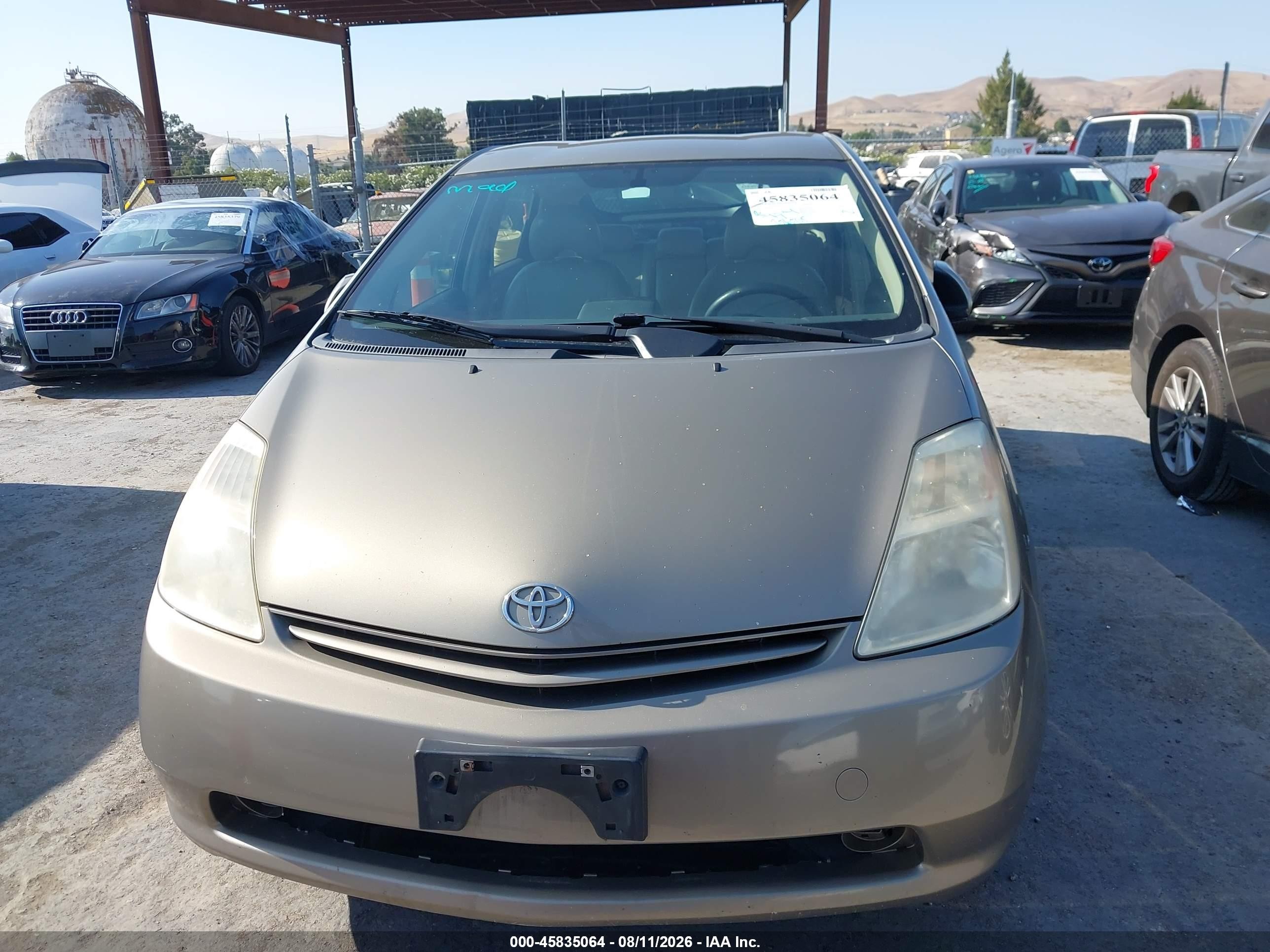 2005 Toyota Prius   Gold vin: JTDKB20U053029733