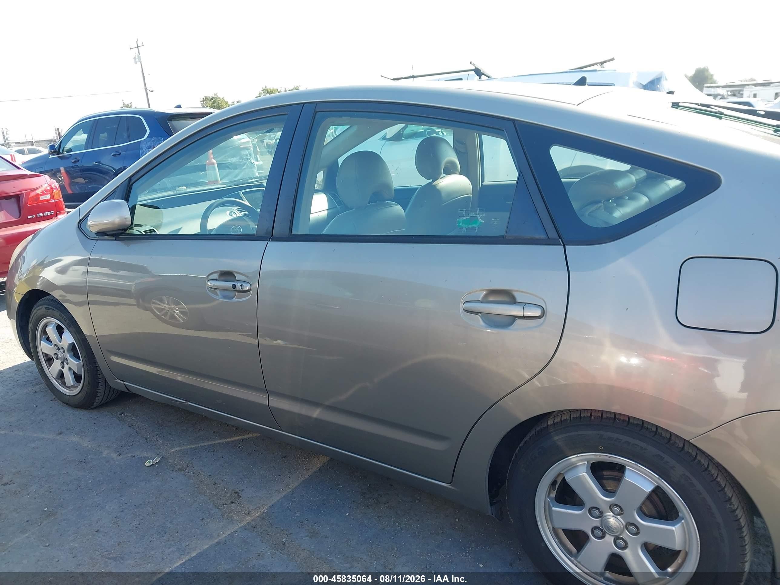 2005 Toyota Prius   Gold vin: JTDKB20U053029733