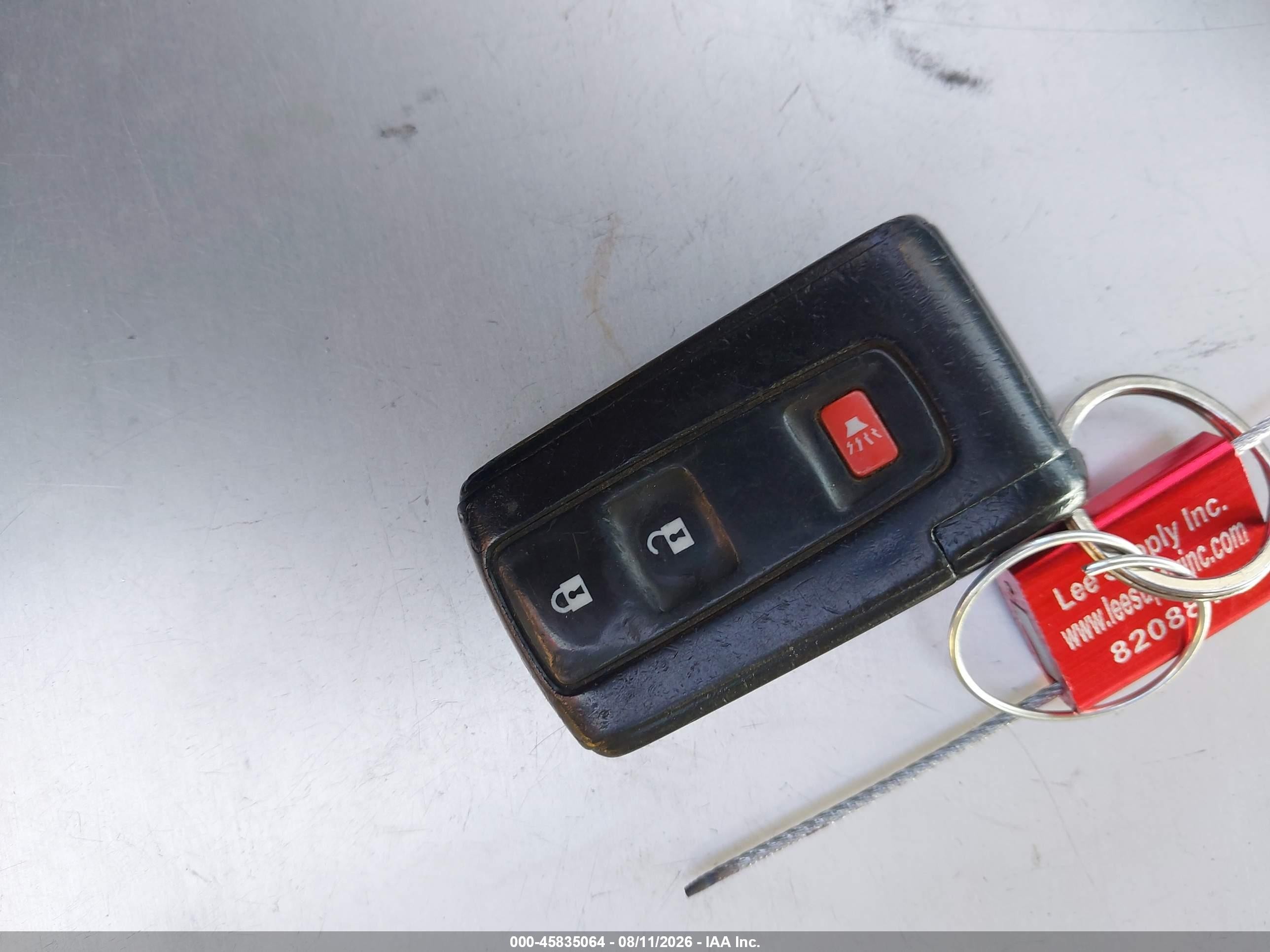 2005 Toyota Prius   Gold vin: JTDKB20U053029733