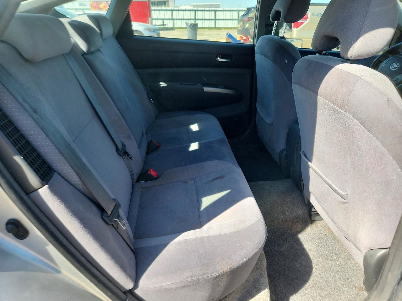 2005 Toyota Prius Base Silver vin: JTDKB20U053045270