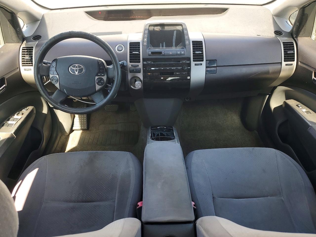2005 Toyota Prius Silver vin: JTDKB20U053062151