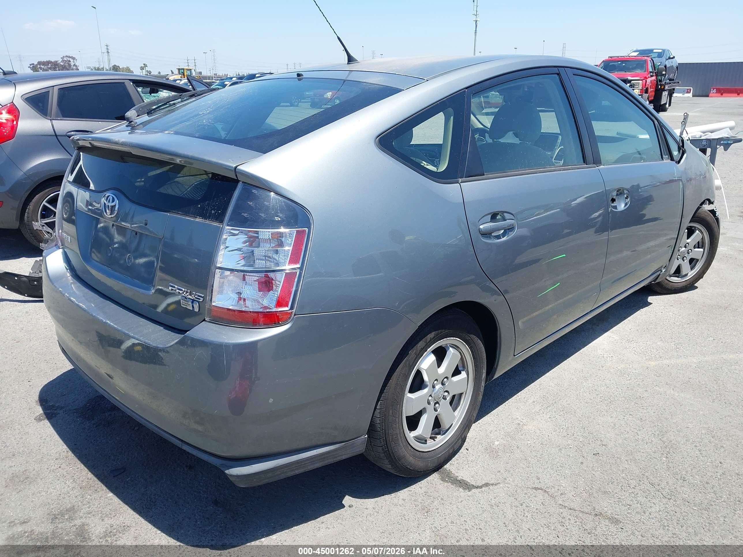 2005 Toyota Prius   Gray vin: JTDKB20U053064286