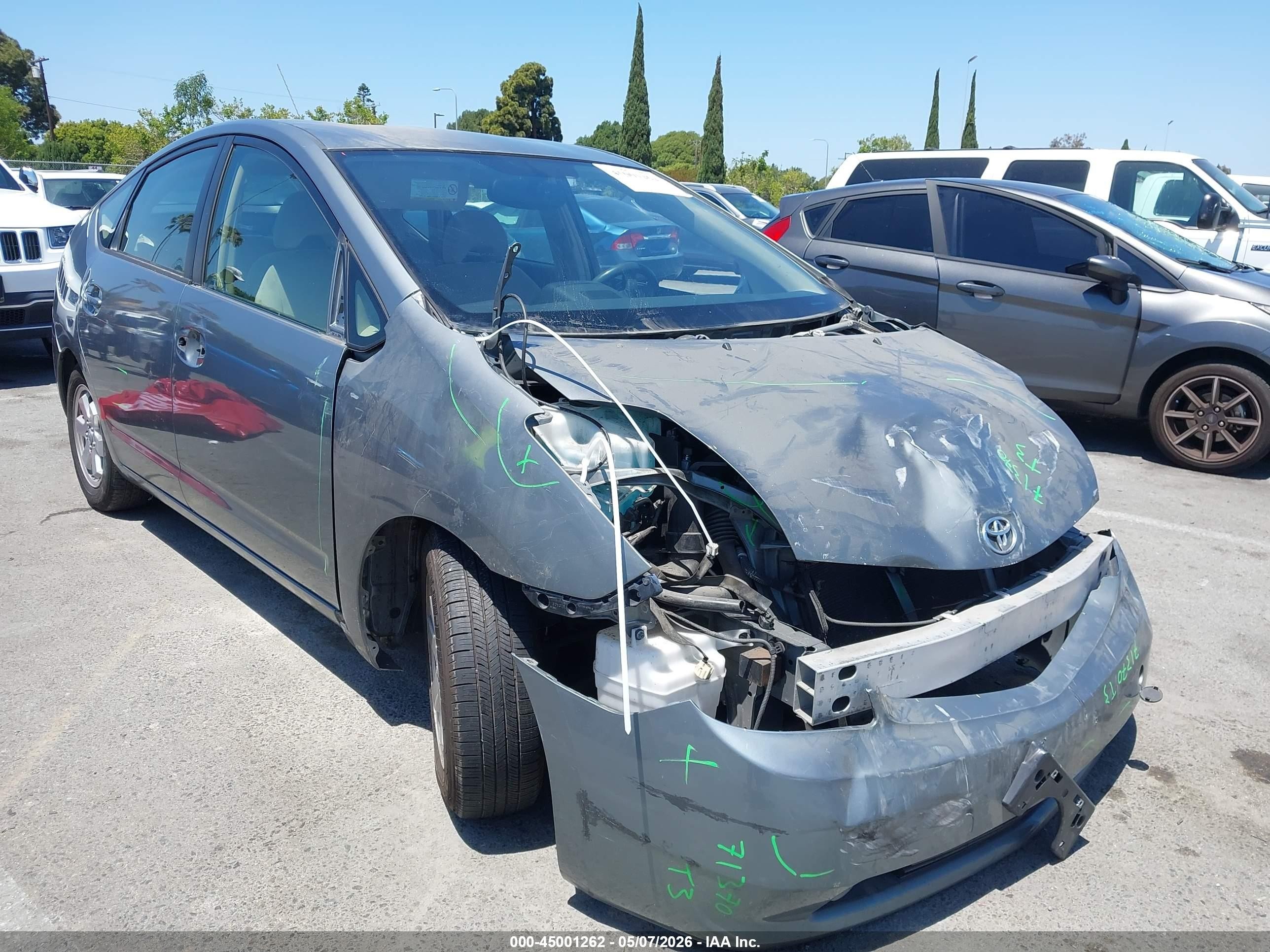 2005 Toyota Prius   Gray vin: JTDKB20U053064286