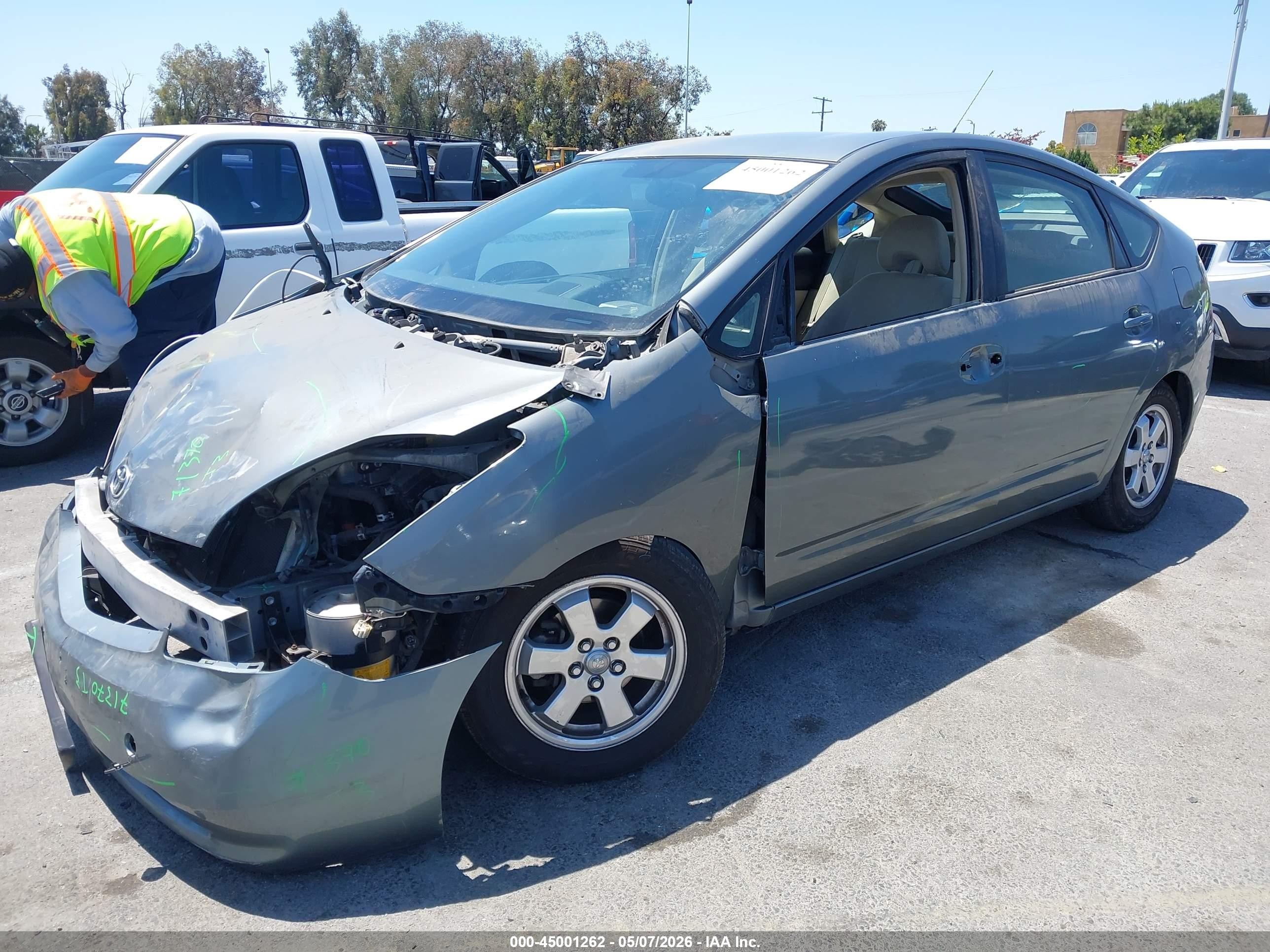 2005 Toyota Prius   Gray vin: JTDKB20U053064286
