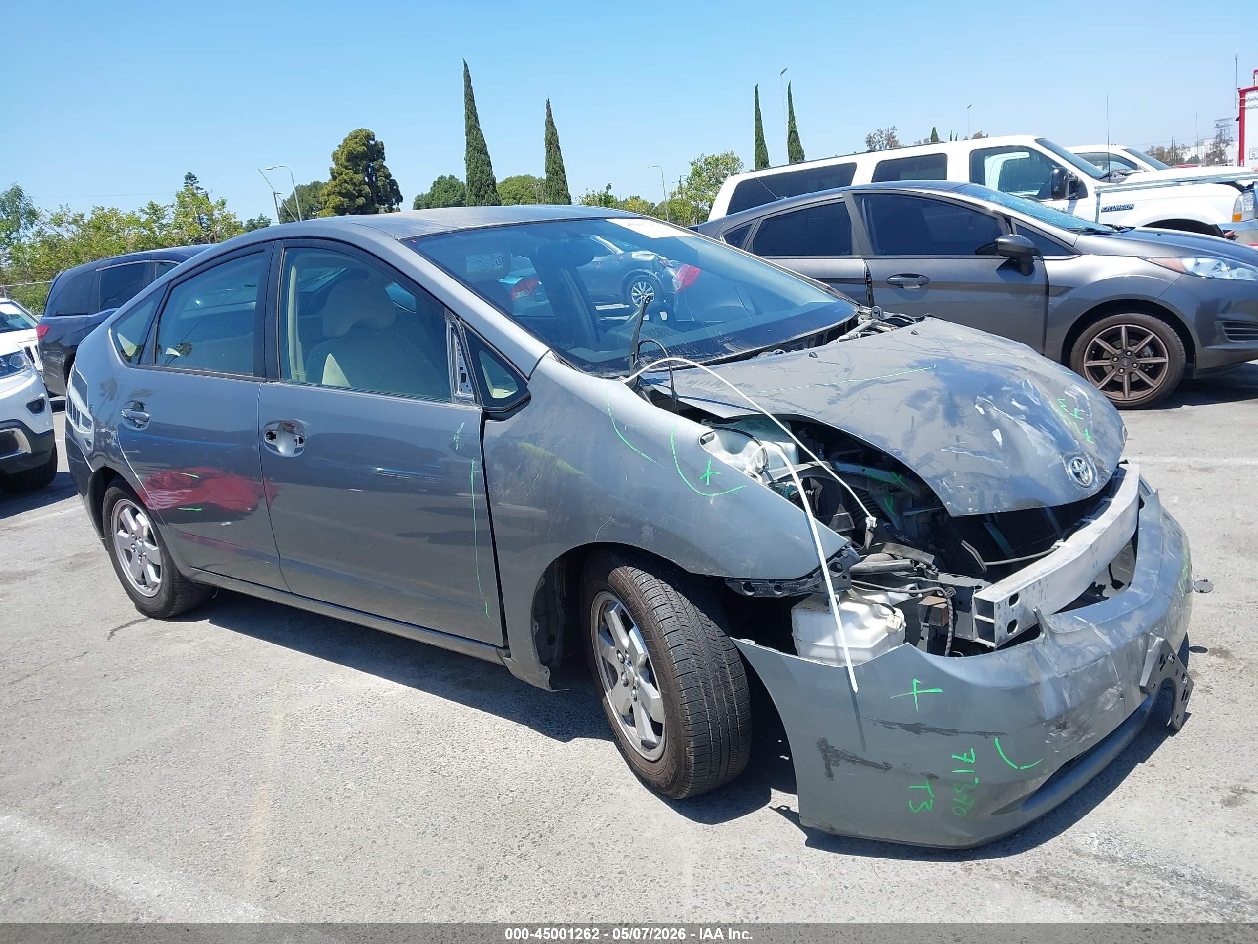 2005 Toyota Prius   Gray vin: JTDKB20U053064286