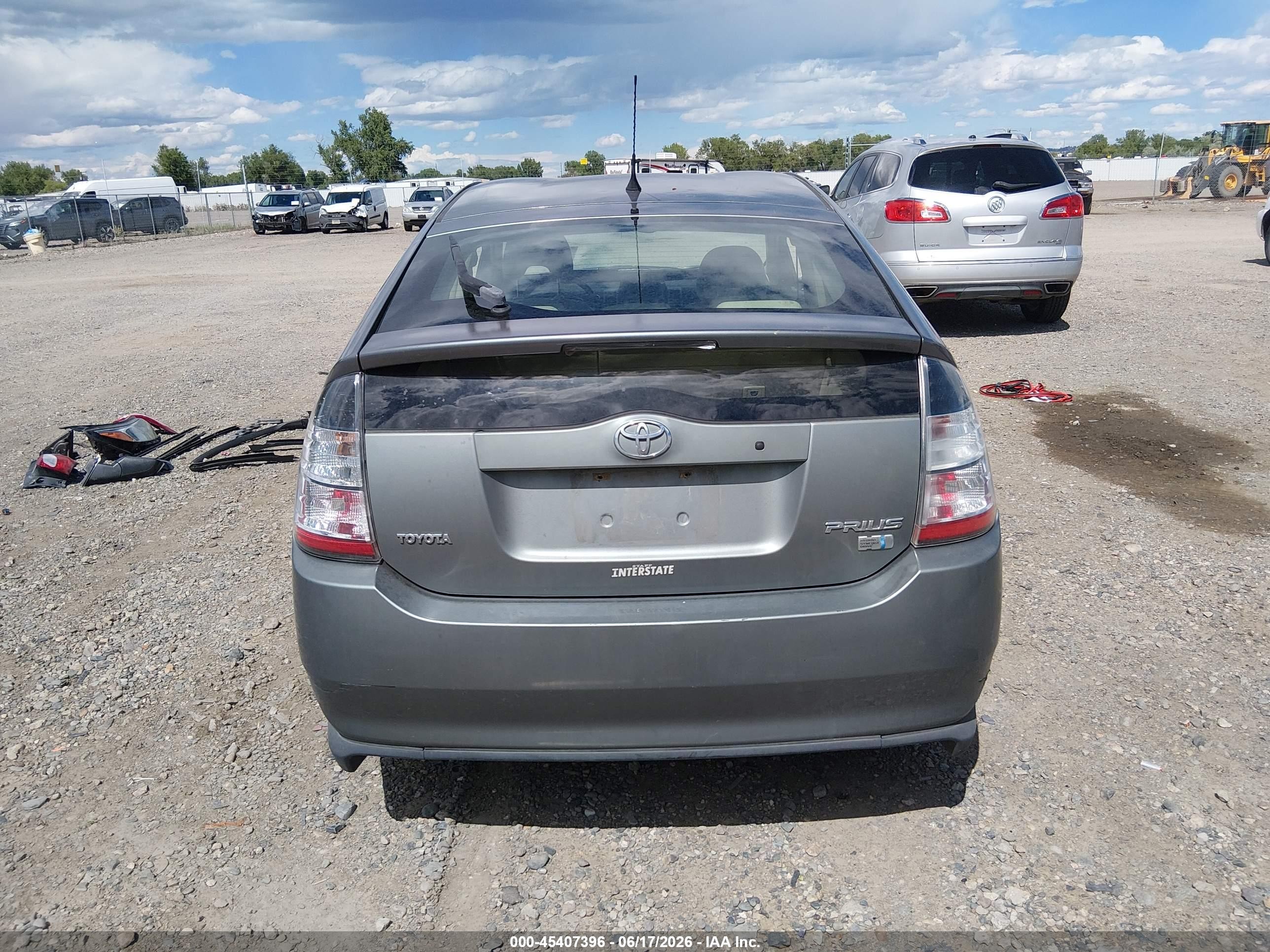2005 Toyota Prius   Gray vin: JTDKB20U053073425