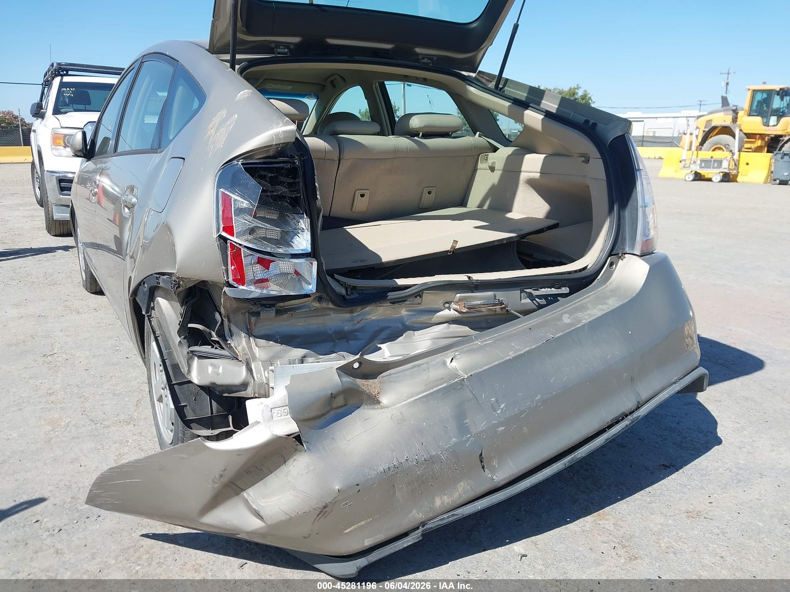 2005 Toyota Prius Золотой vin: JTDKB20U053079564