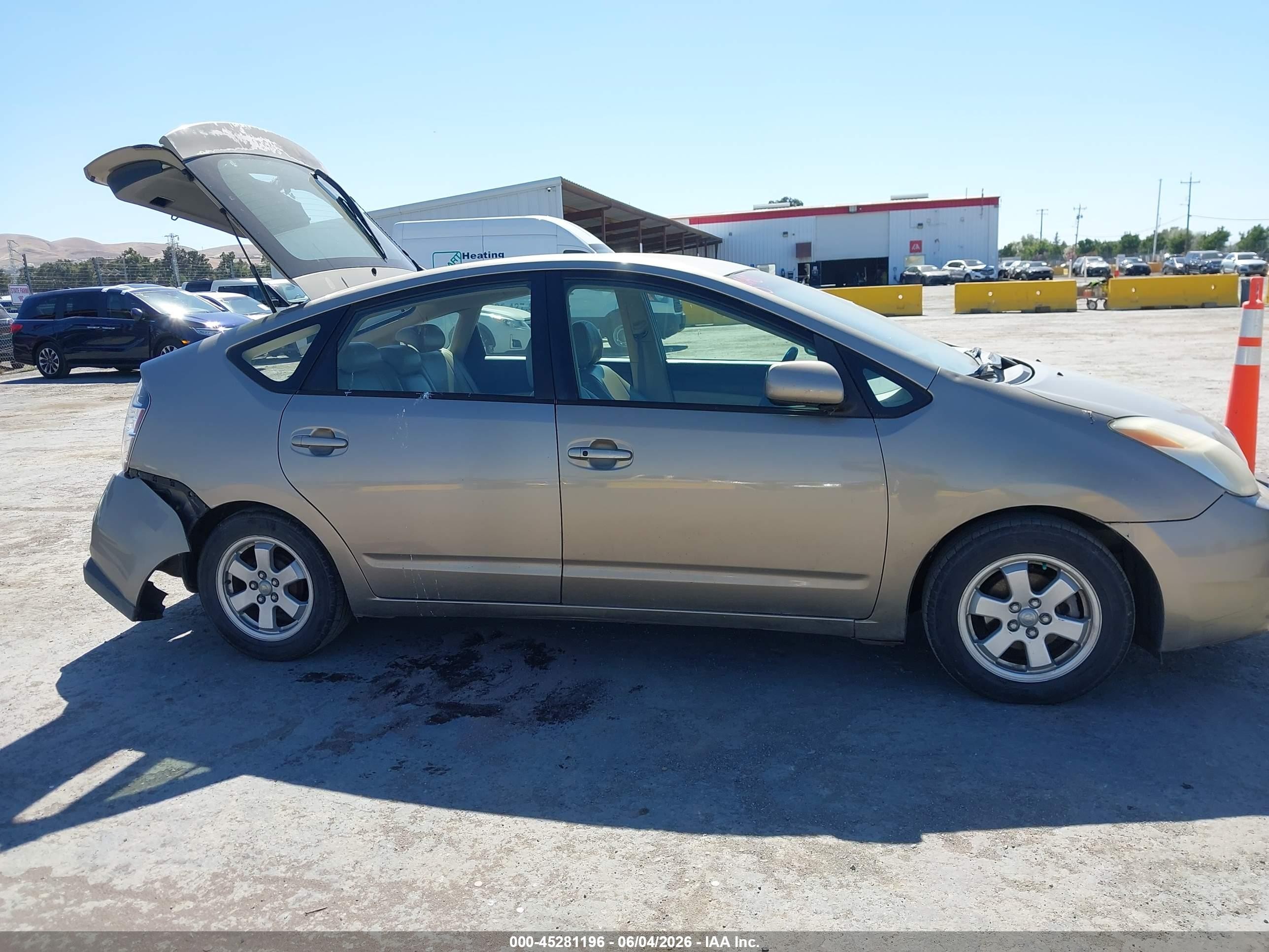 2005 Toyota Prius Золотой vin: JTDKB20U053079564