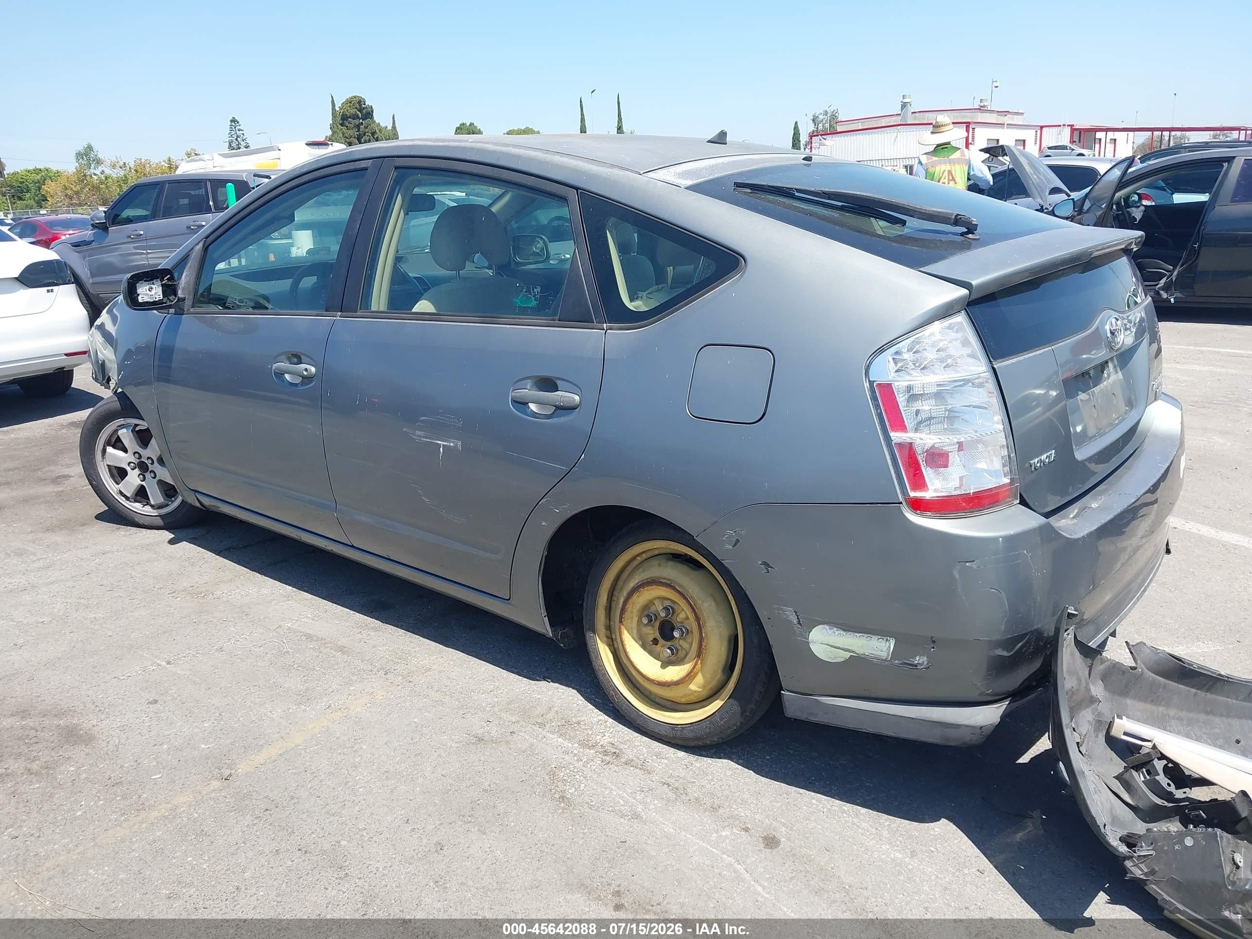 2005 Toyota Prius   Light Blue vin: JTDKB20U053090371