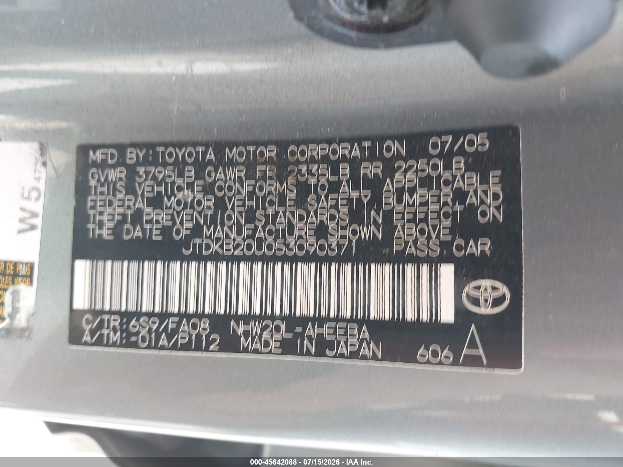 2005 Toyota Prius   Light Blue vin: JTDKB20U053090371