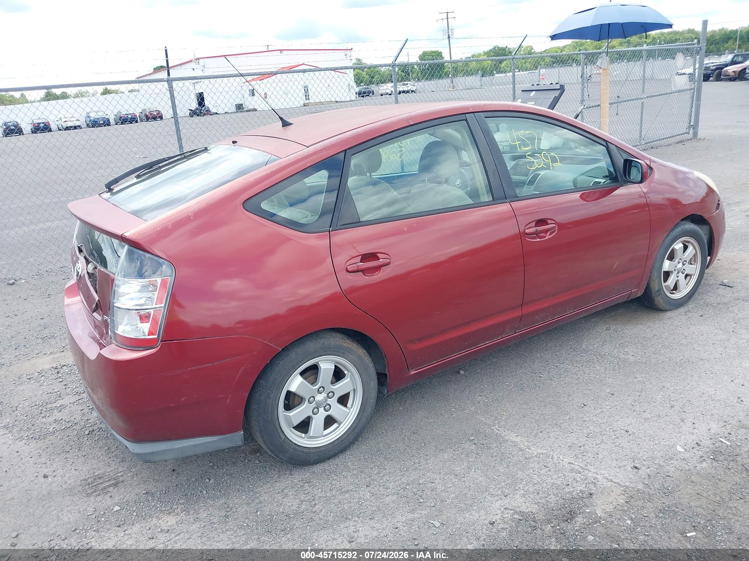 2005 Toyota Prius   Red vin: JTDKB20U053090774