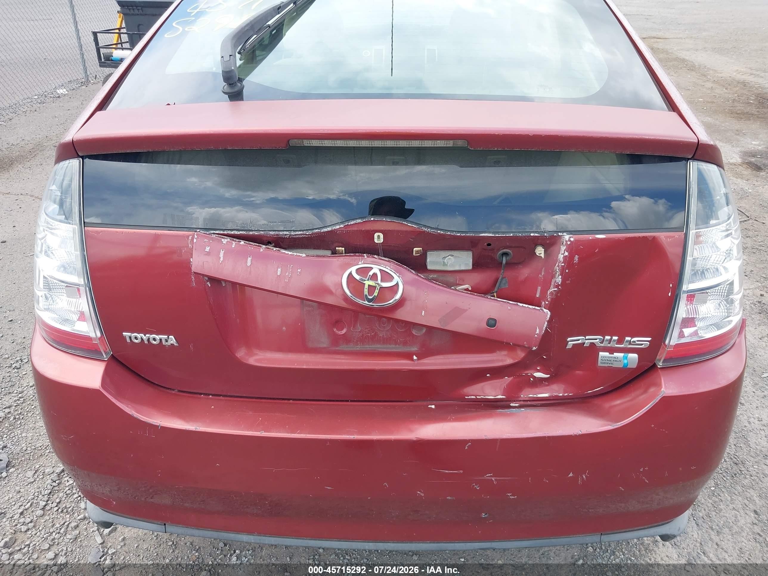 2005 Toyota Prius   Red vin: JTDKB20U053090774