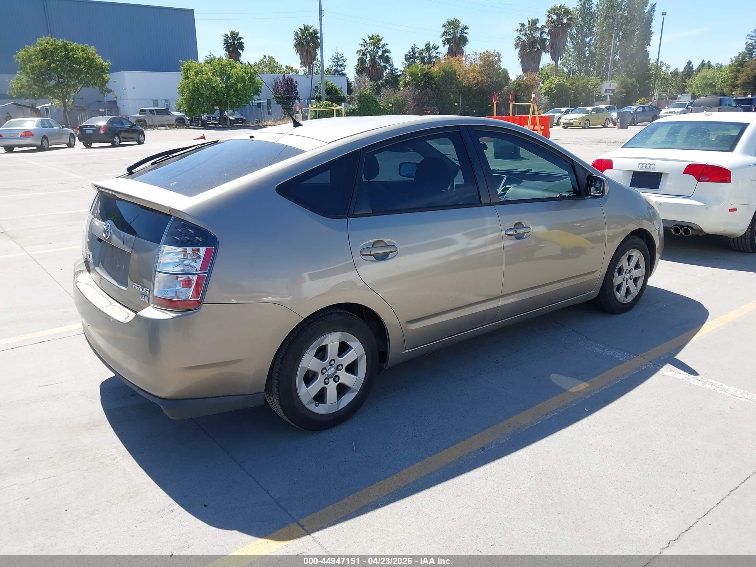 2005 Toyota Prius   Золотой vin: JTDKB20U053092072