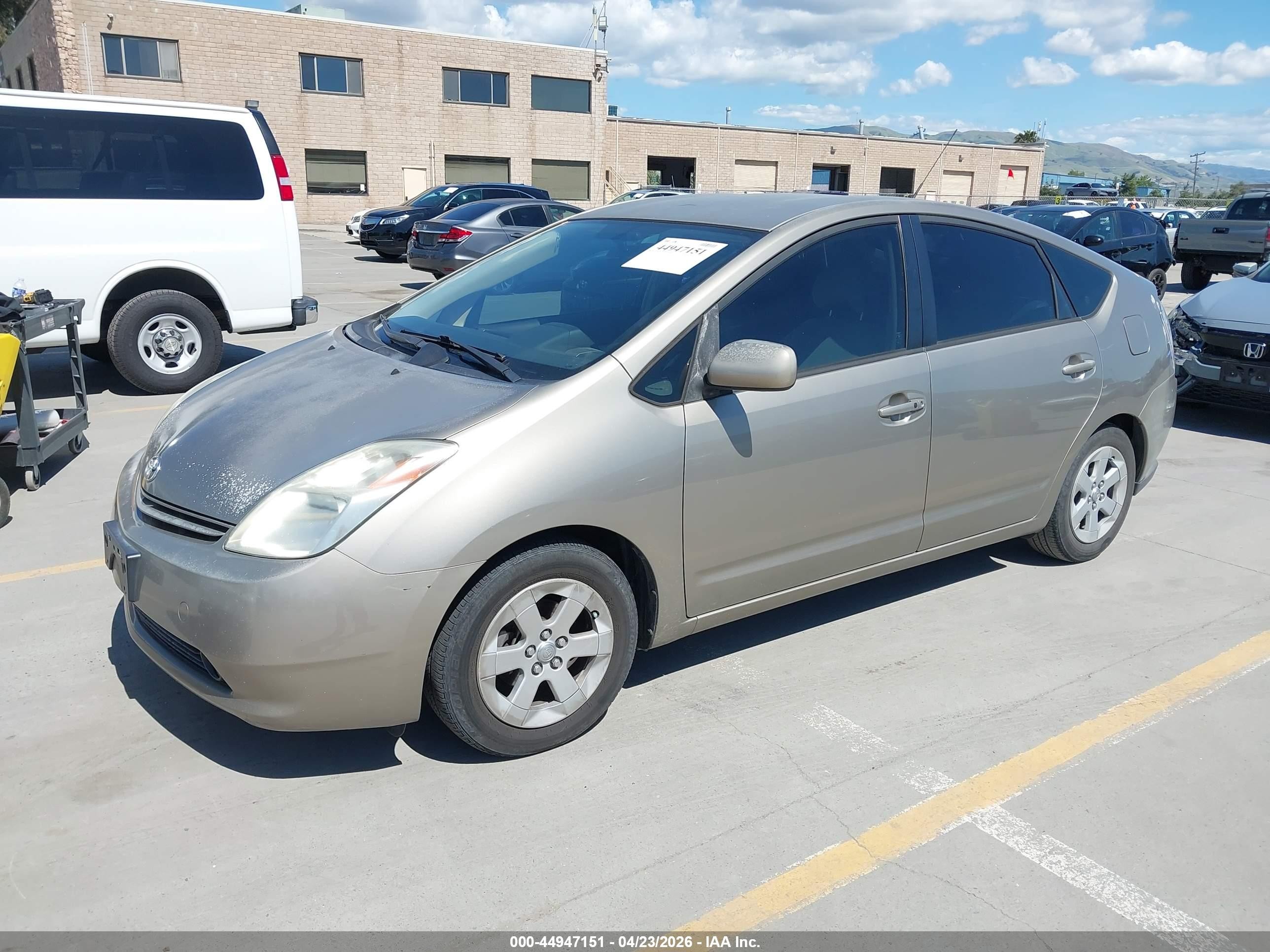 2005 Toyota Prius   Золотой vin: JTDKB20U053092072