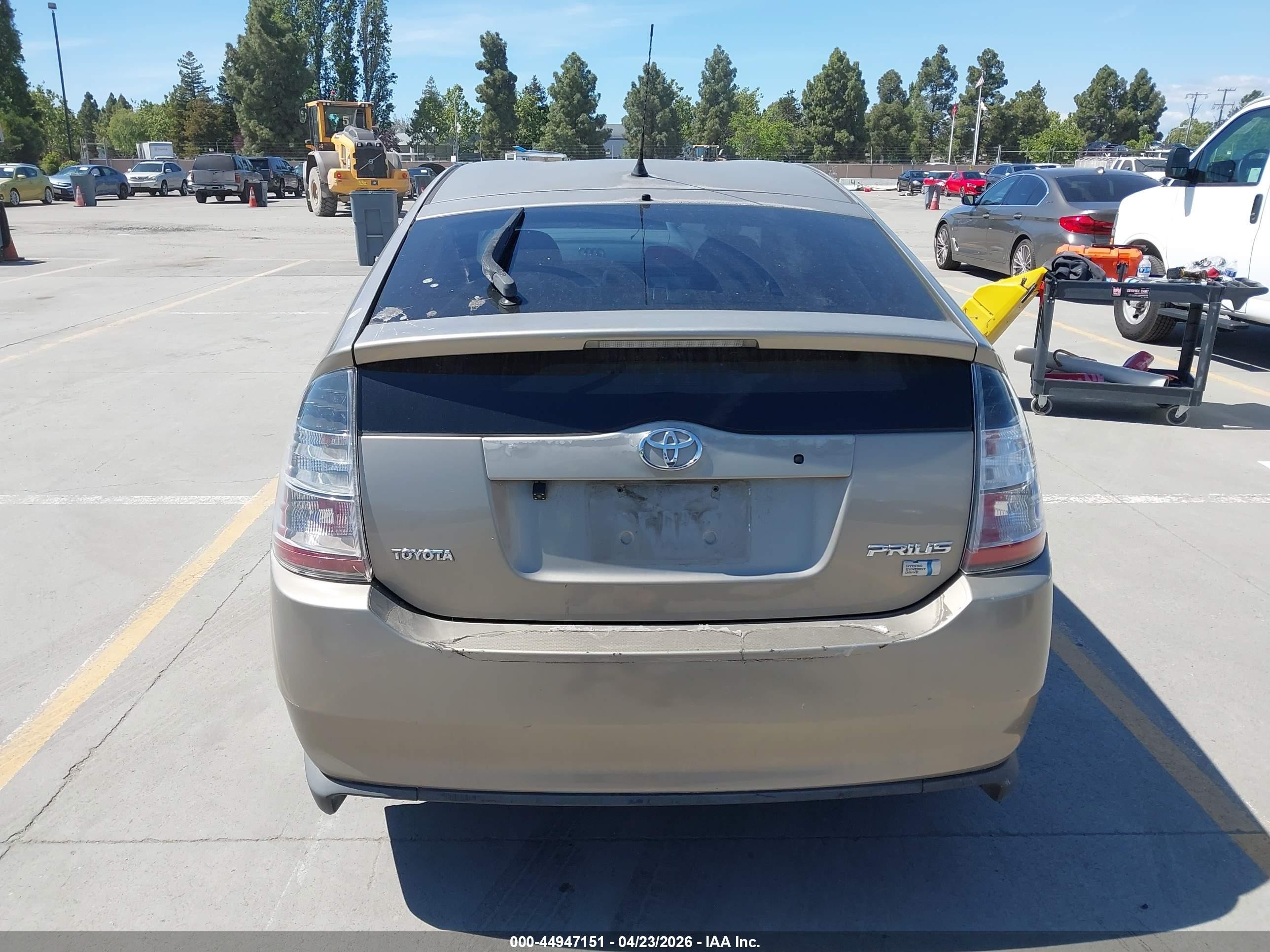 2005 Toyota Prius   Золотой vin: JTDKB20U053092072