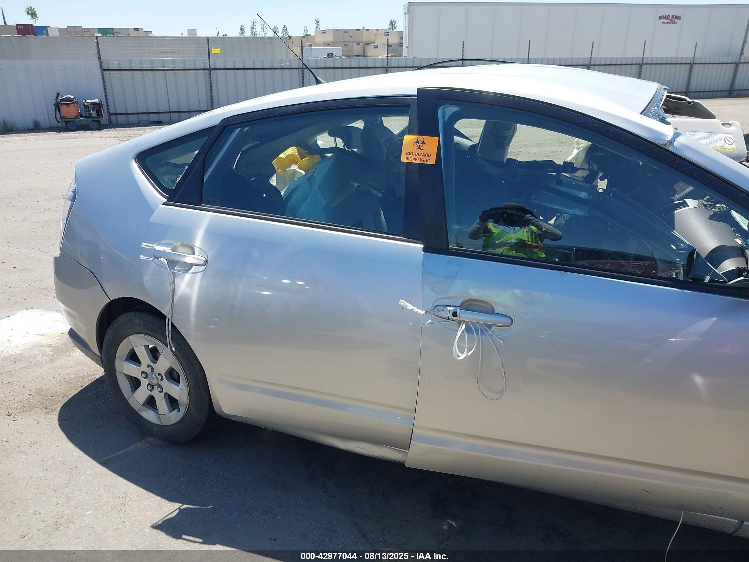 2005 Toyota Prius   Silver vin: JTDKB20U053113552