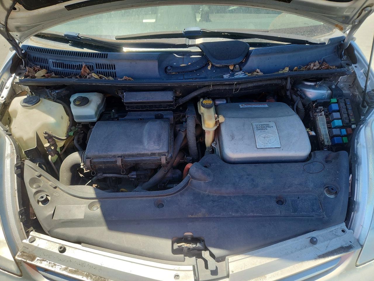 2005 Toyota Prius Base Silver vin: JTDKB20U057017719