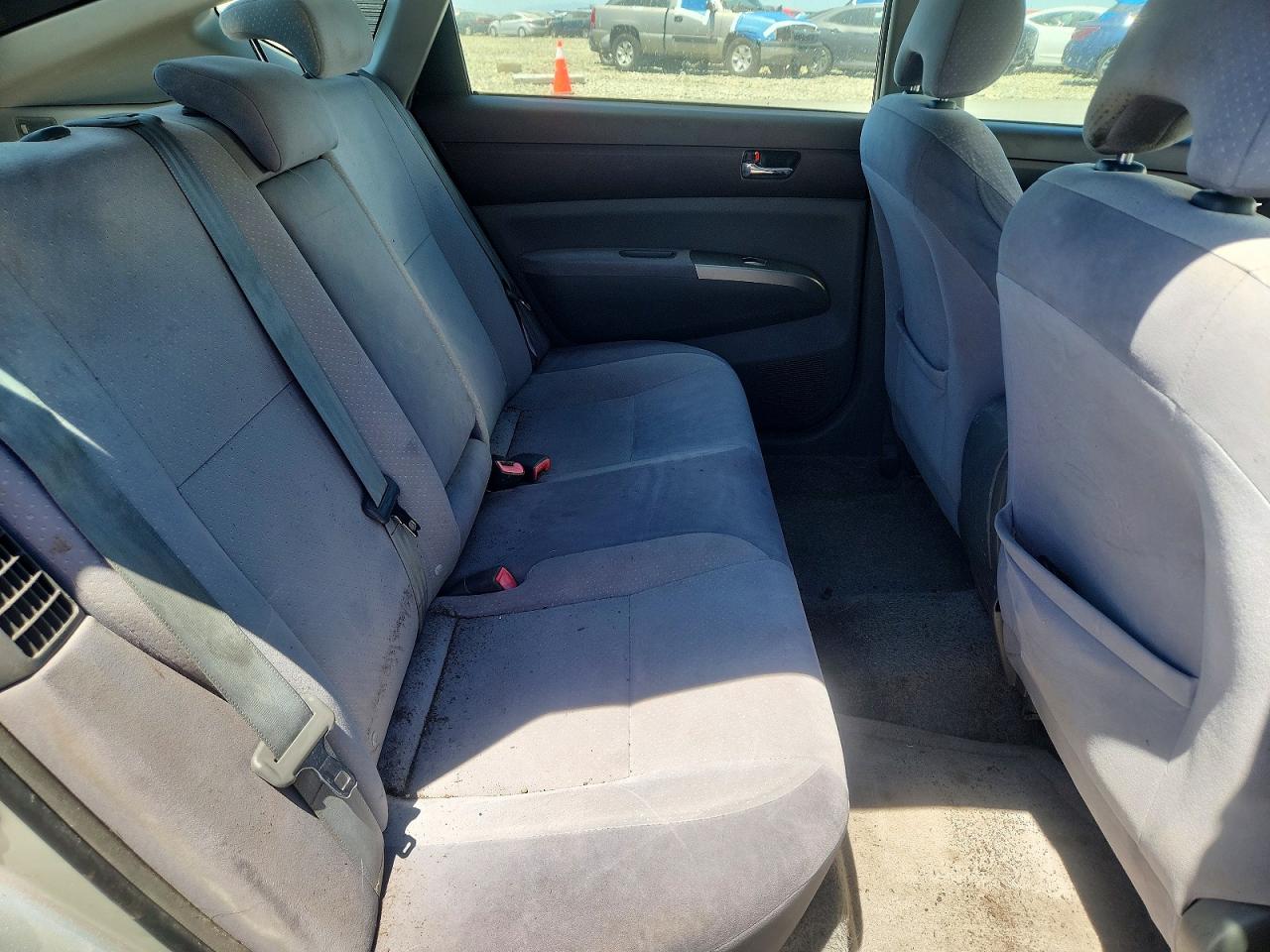 2005 Toyota Prius Base Silver vin: JTDKB20U057017719
