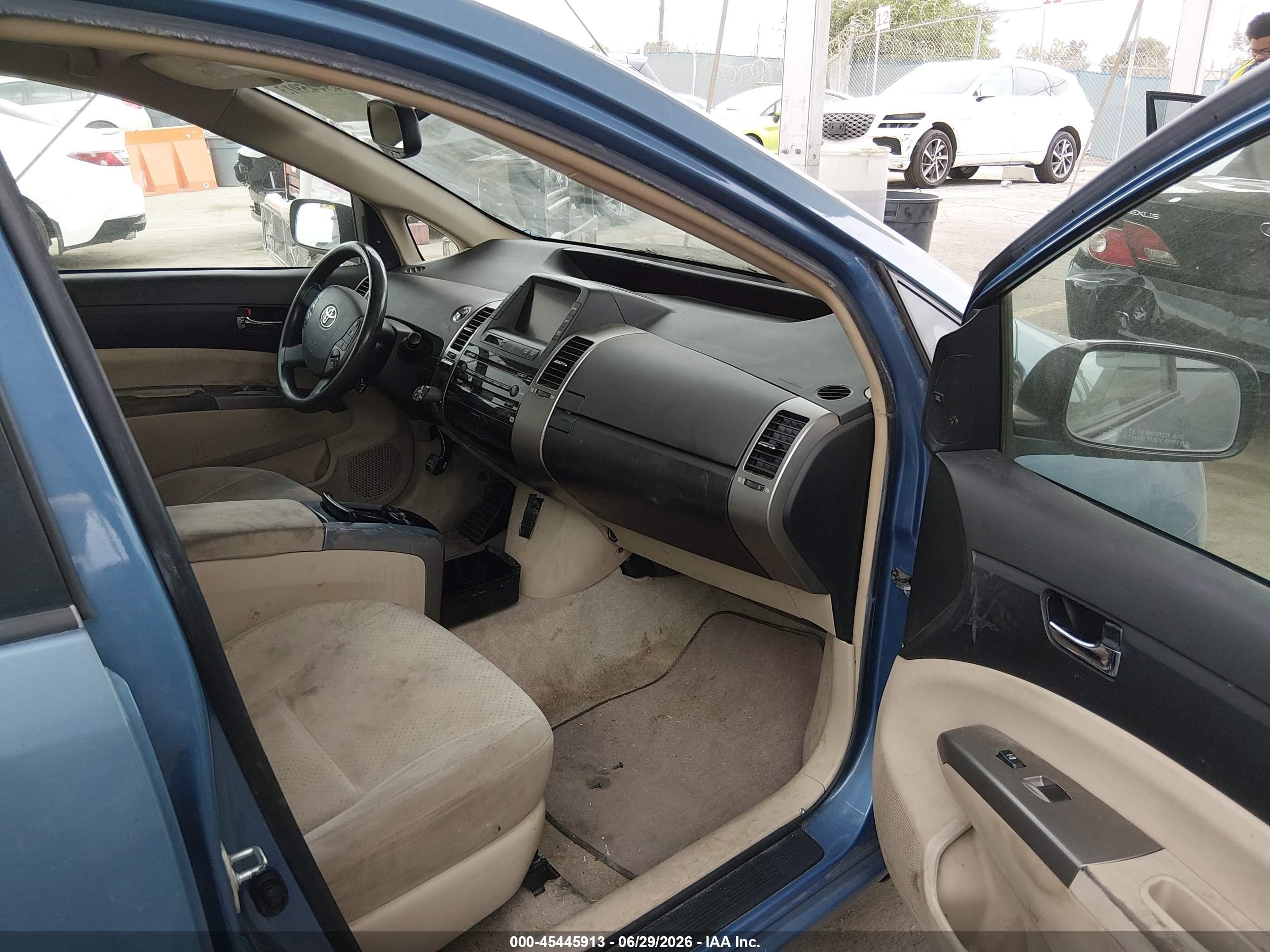 2005 Toyota Prius   Light Blue vin: JTDKB20U057039090