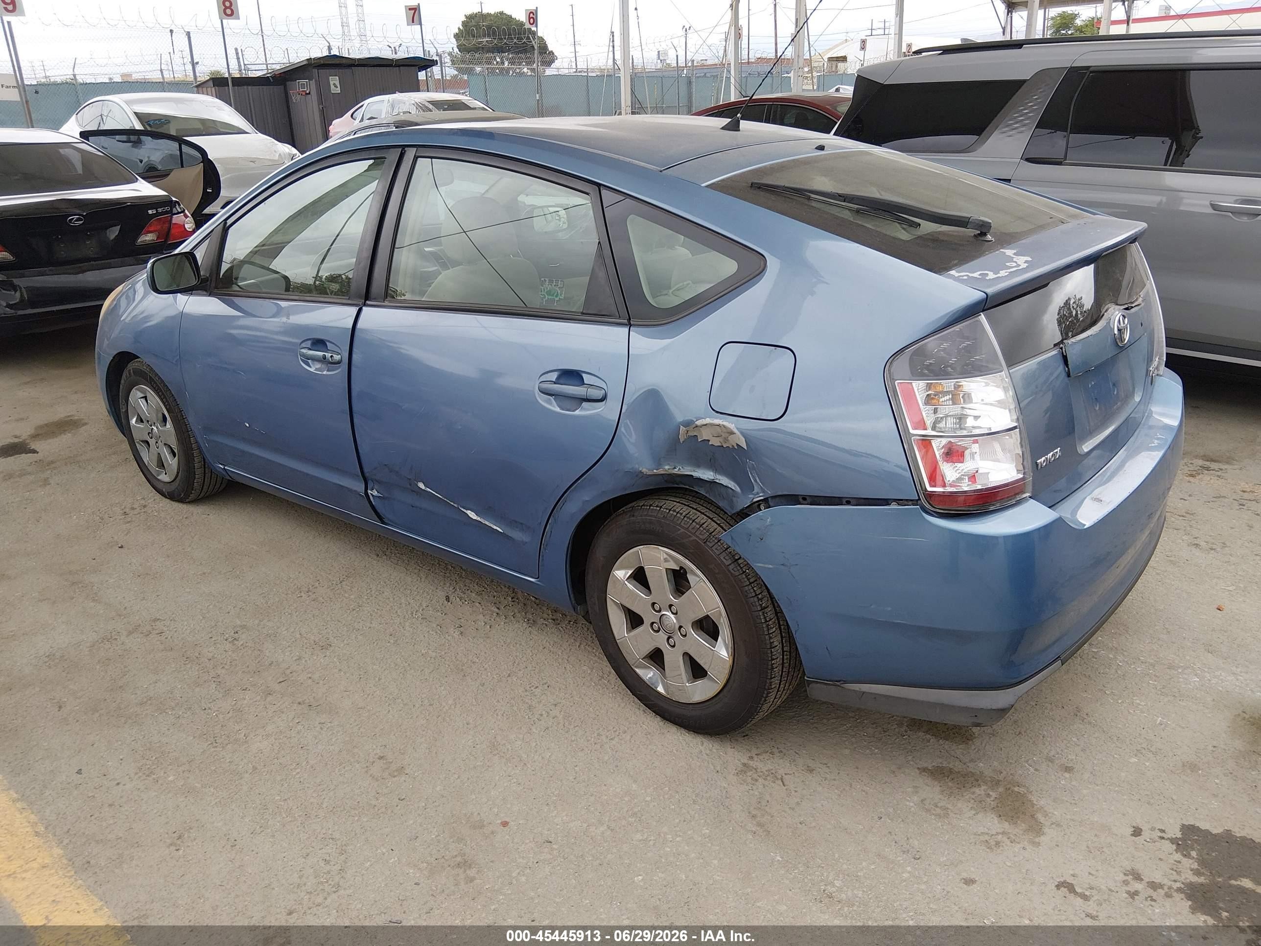 2005 Toyota Prius   Light Blue vin: JTDKB20U057039090
