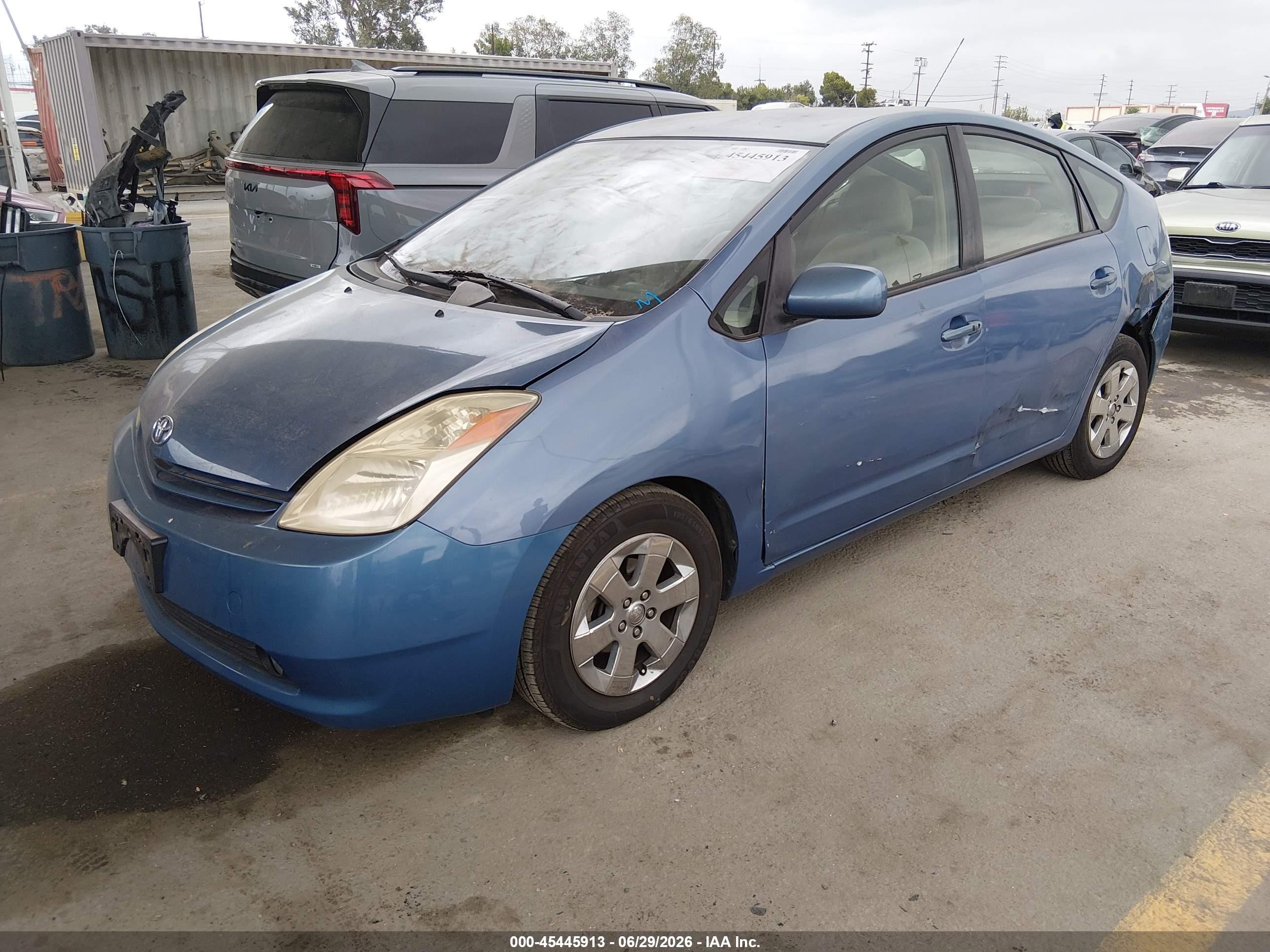 2005 Toyota Prius   Light Blue vin: JTDKB20U057039090