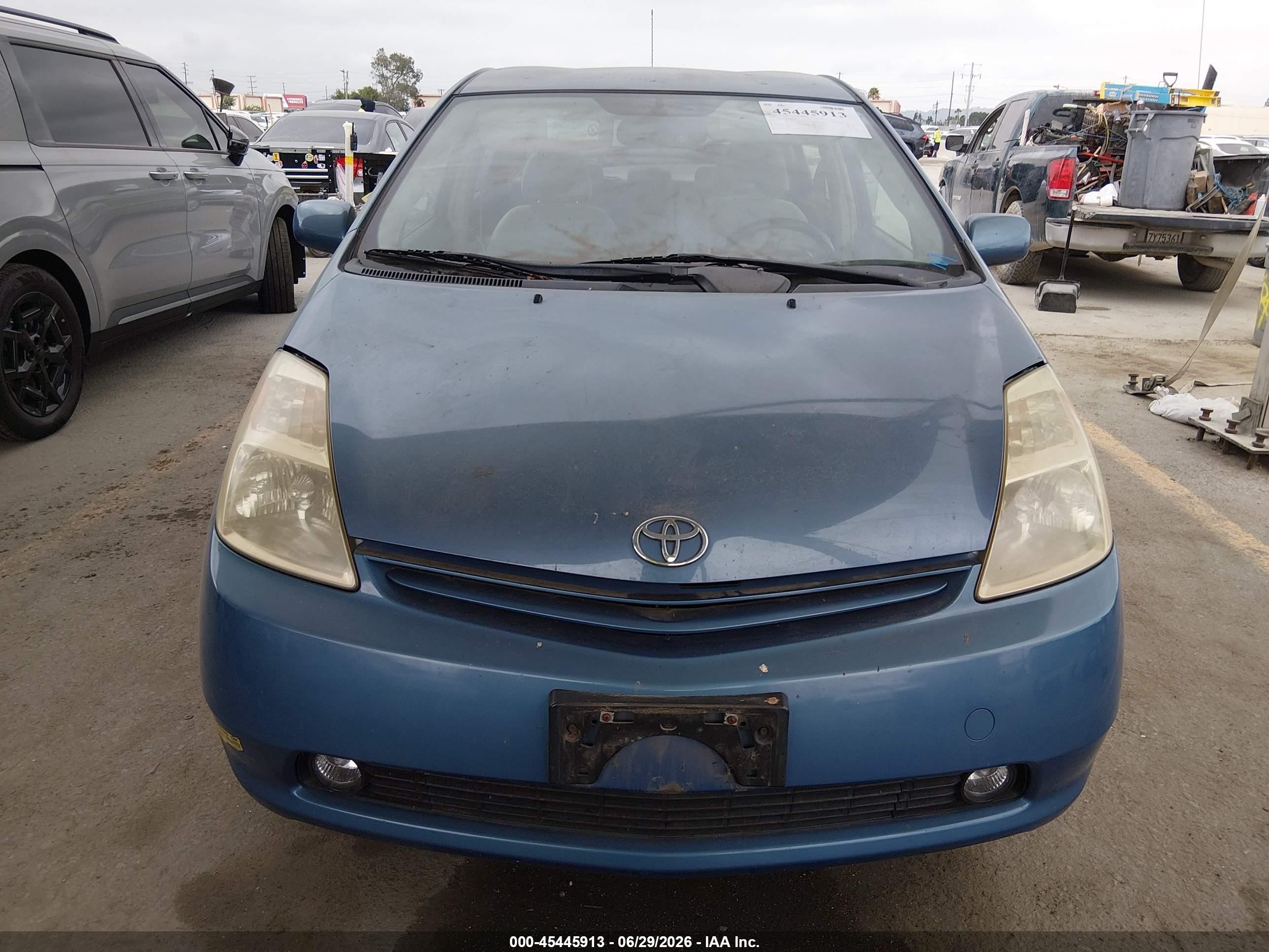 2005 Toyota Prius   Light Blue vin: JTDKB20U057039090