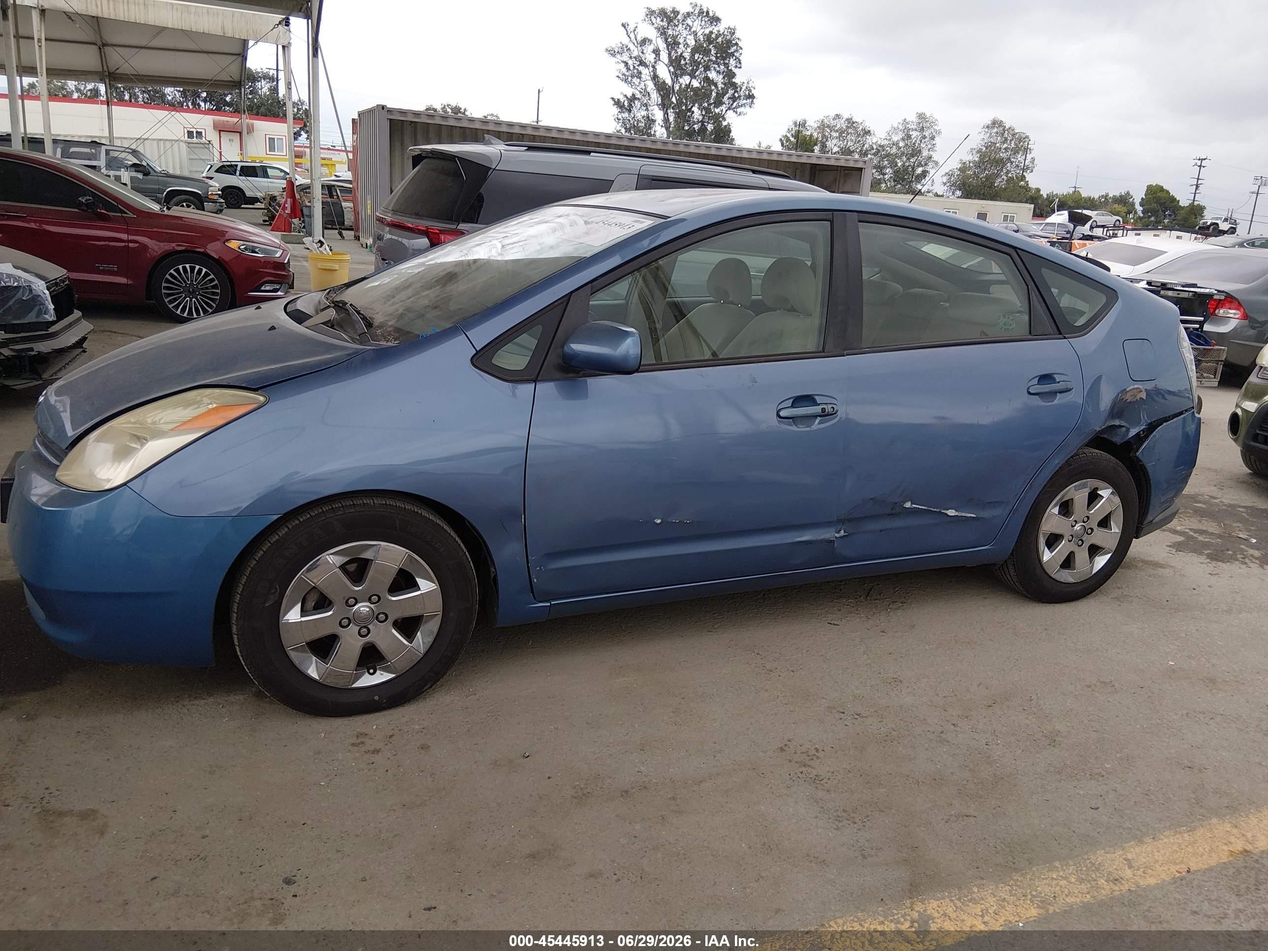 2005 Toyota Prius   Light Blue vin: JTDKB20U057039090