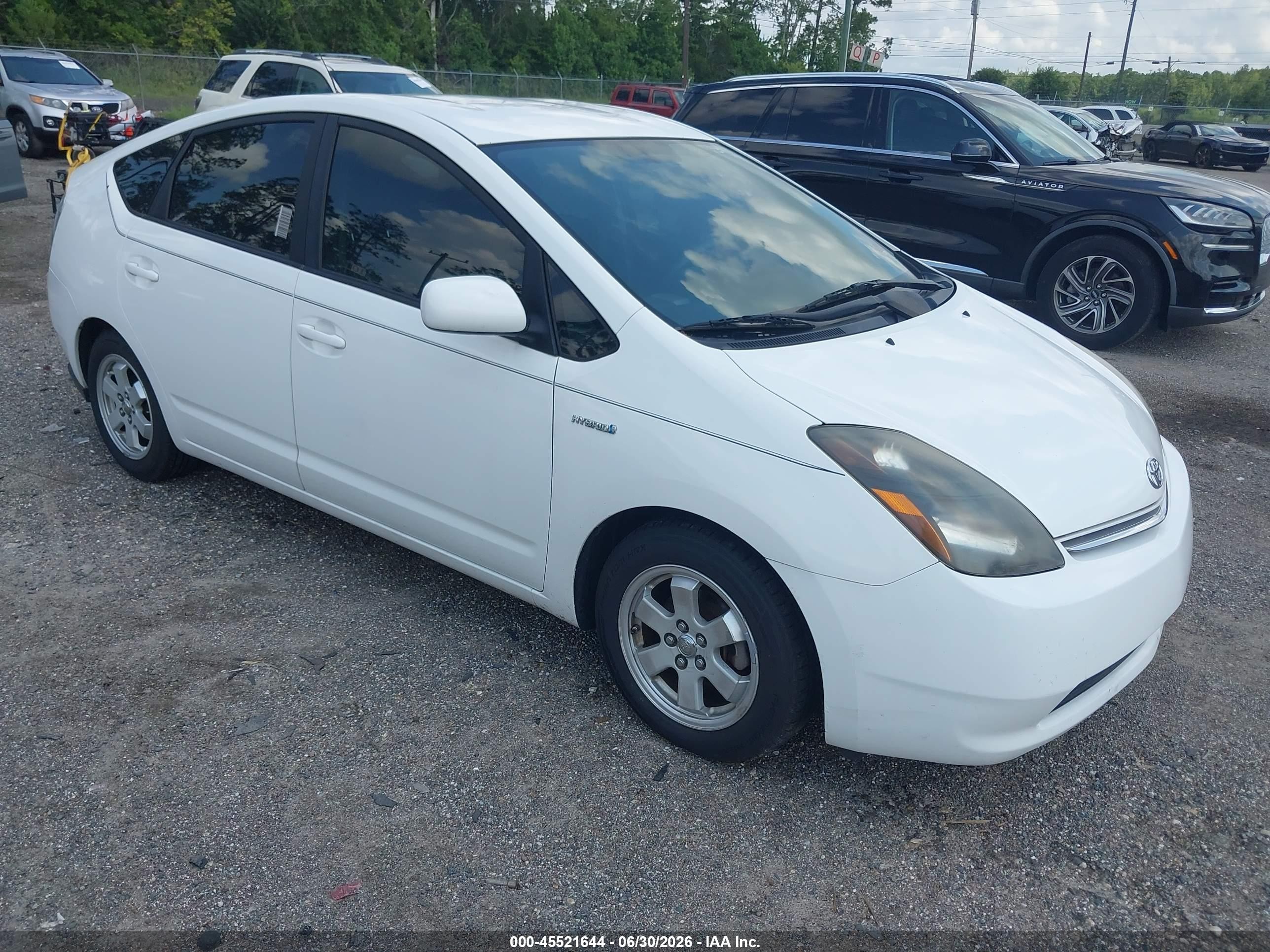 2006 Toyota Prius   White vin: JTDKB20U063129297