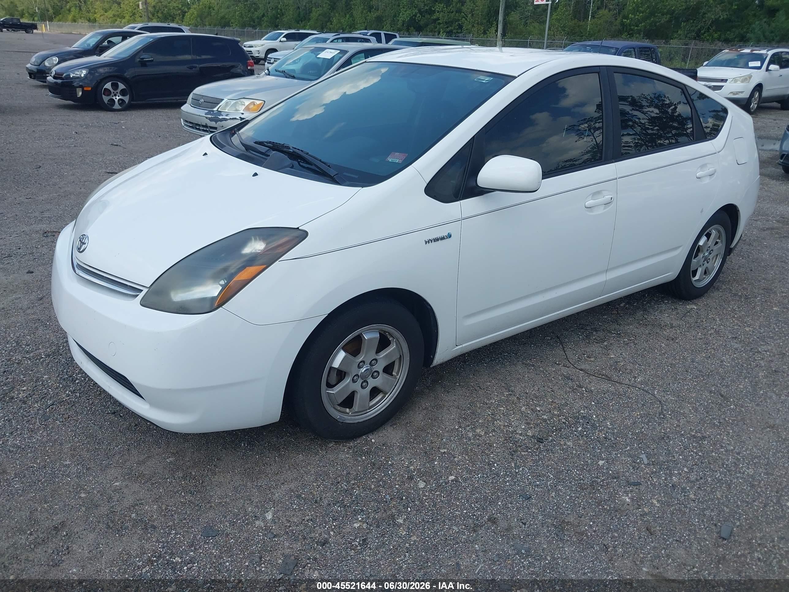 2006 Toyota Prius   White vin: JTDKB20U063129297