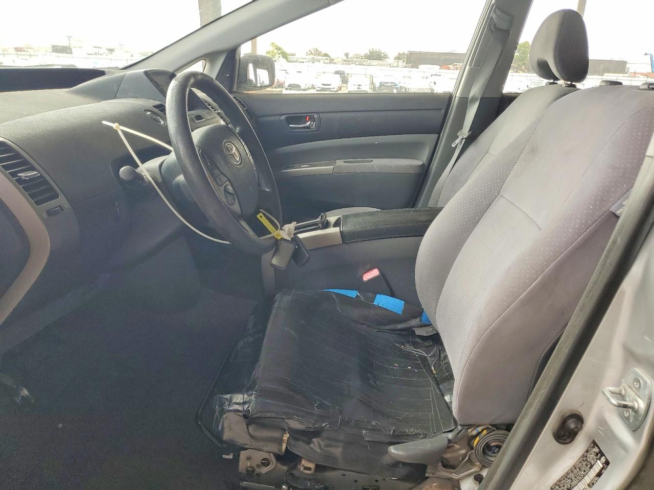 2006 Toyota Prius Base Серебряный vin: JTDKB20U063159464