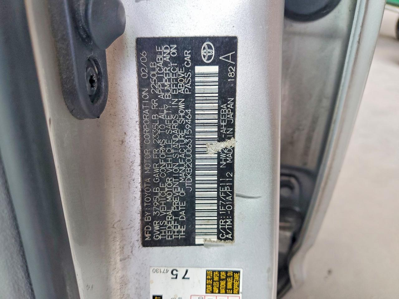2006 Toyota Prius Base Серебряный vin: JTDKB20U063159464
