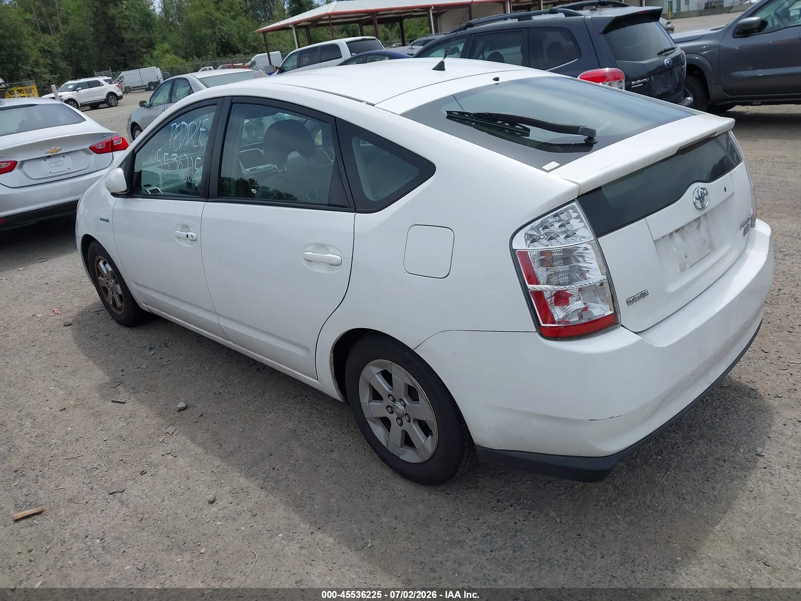 2006 Toyota Prius   White vin: JTDKB20U063167399