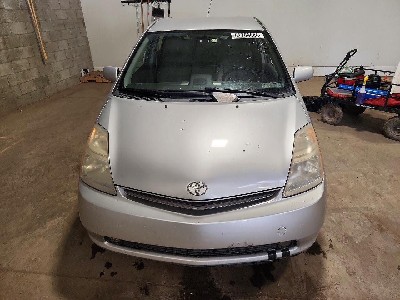 2006 Toyota Prius Base Silver vin: JTDKB20U067063018