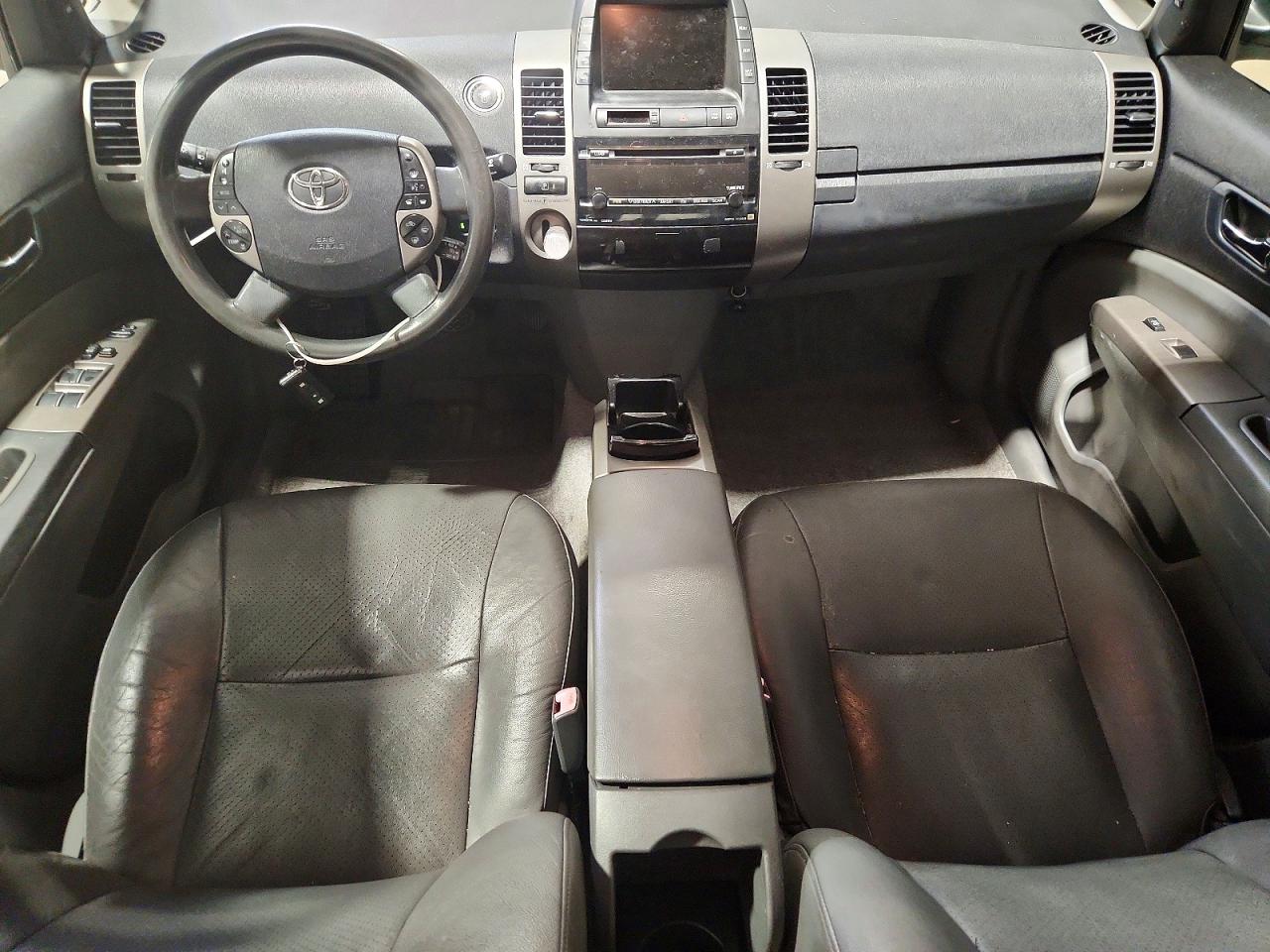 2006 Toyota Prius Base Silver vin: JTDKB20U067063018