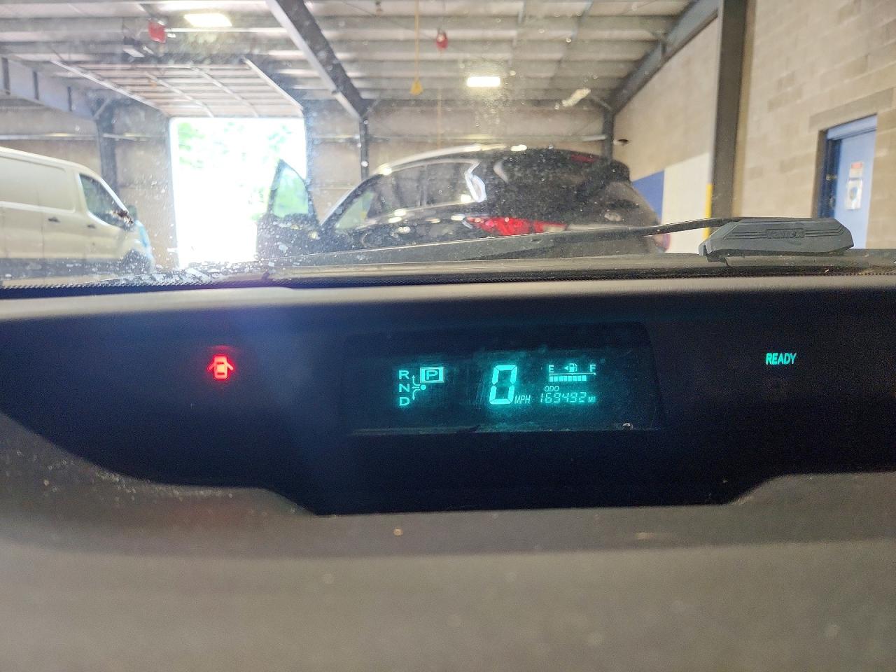 2006 Toyota Prius Base Silver vin: JTDKB20U067063018