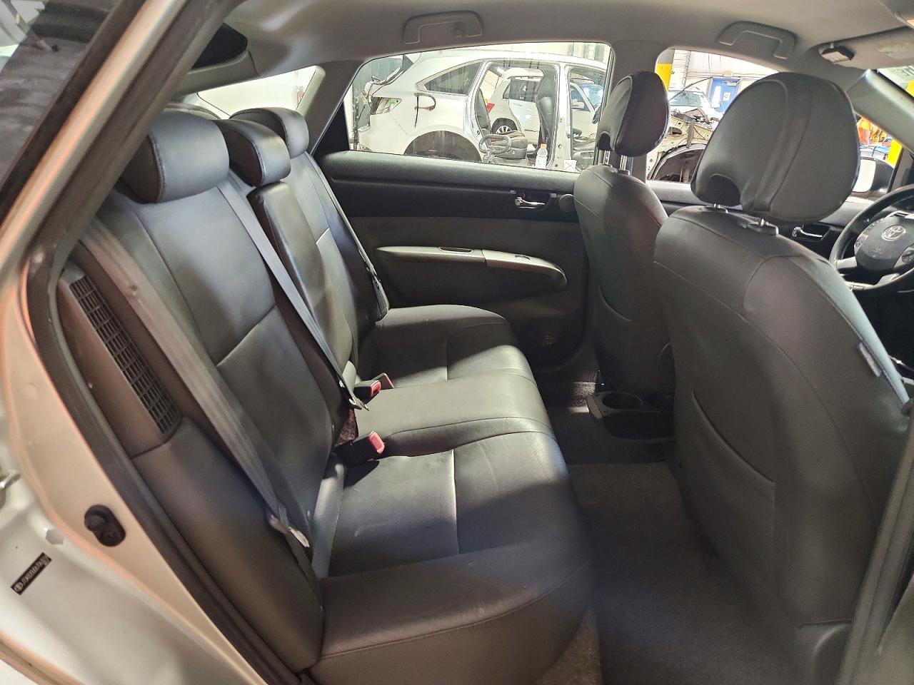 2006 Toyota Prius Base Silver vin: JTDKB20U067063018