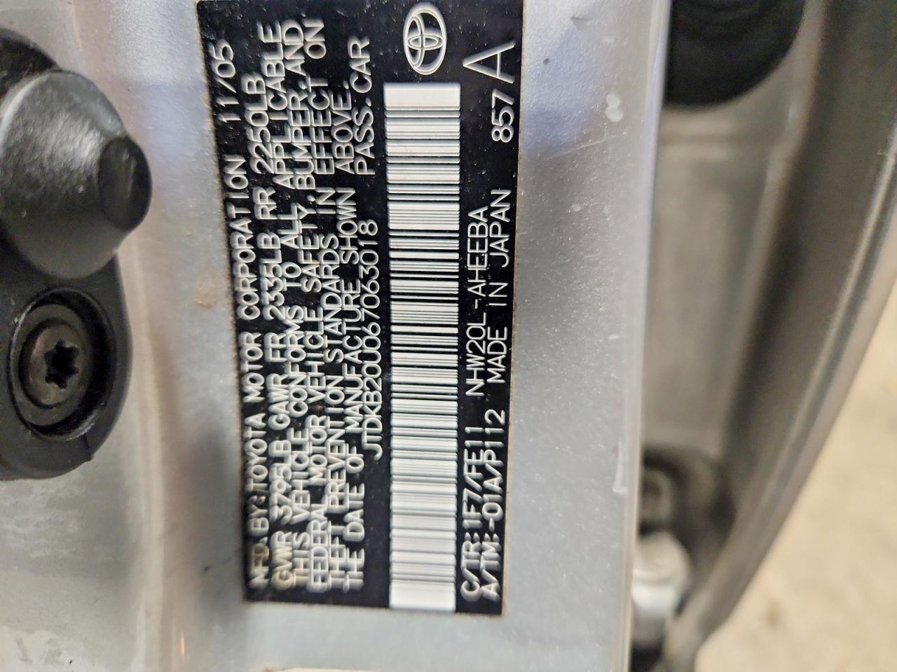 2006 Toyota Prius Base Silver vin: JTDKB20U067063018