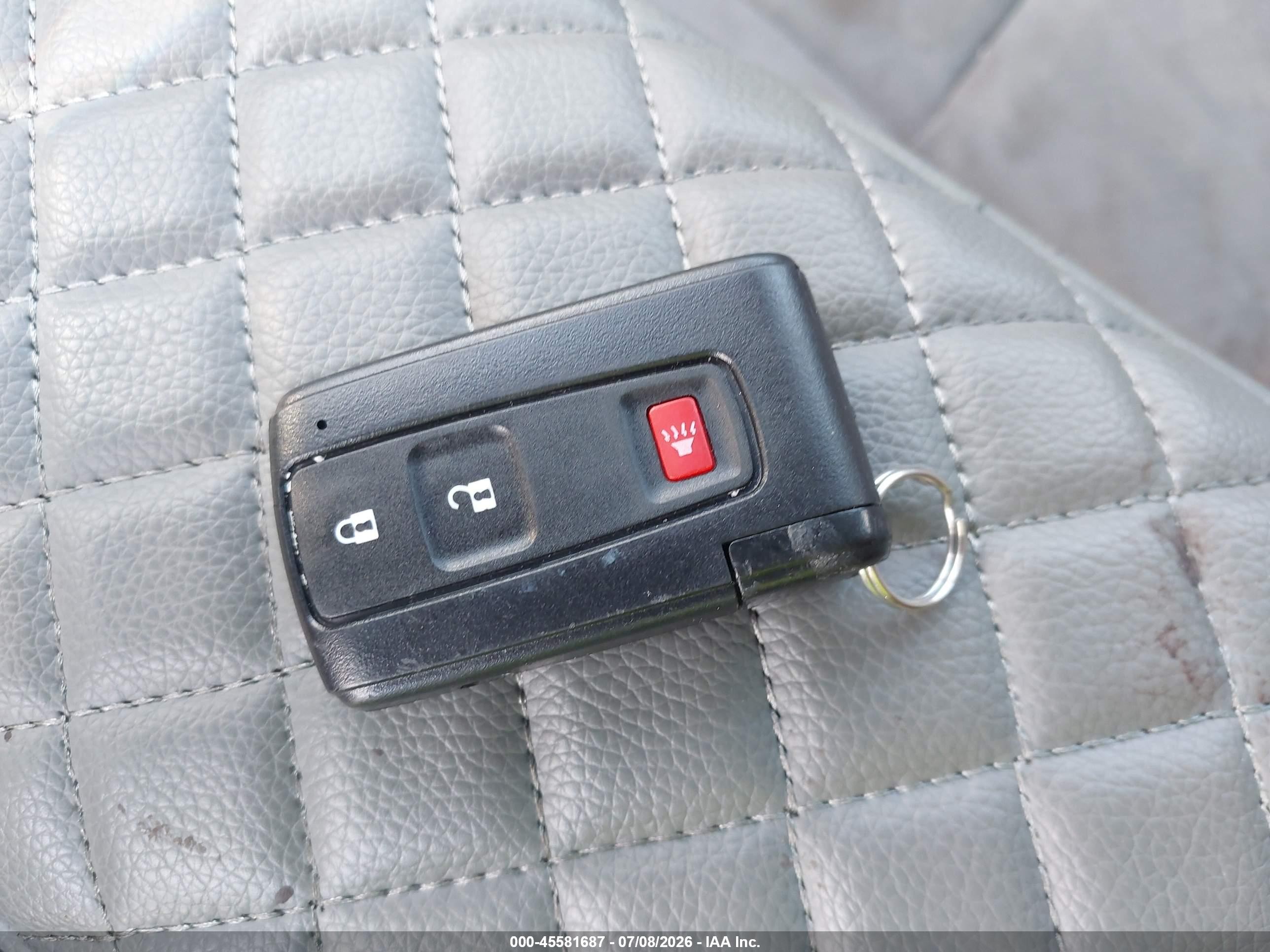 2006 Toyota Prius   Red vin: JTDKB20U067067425