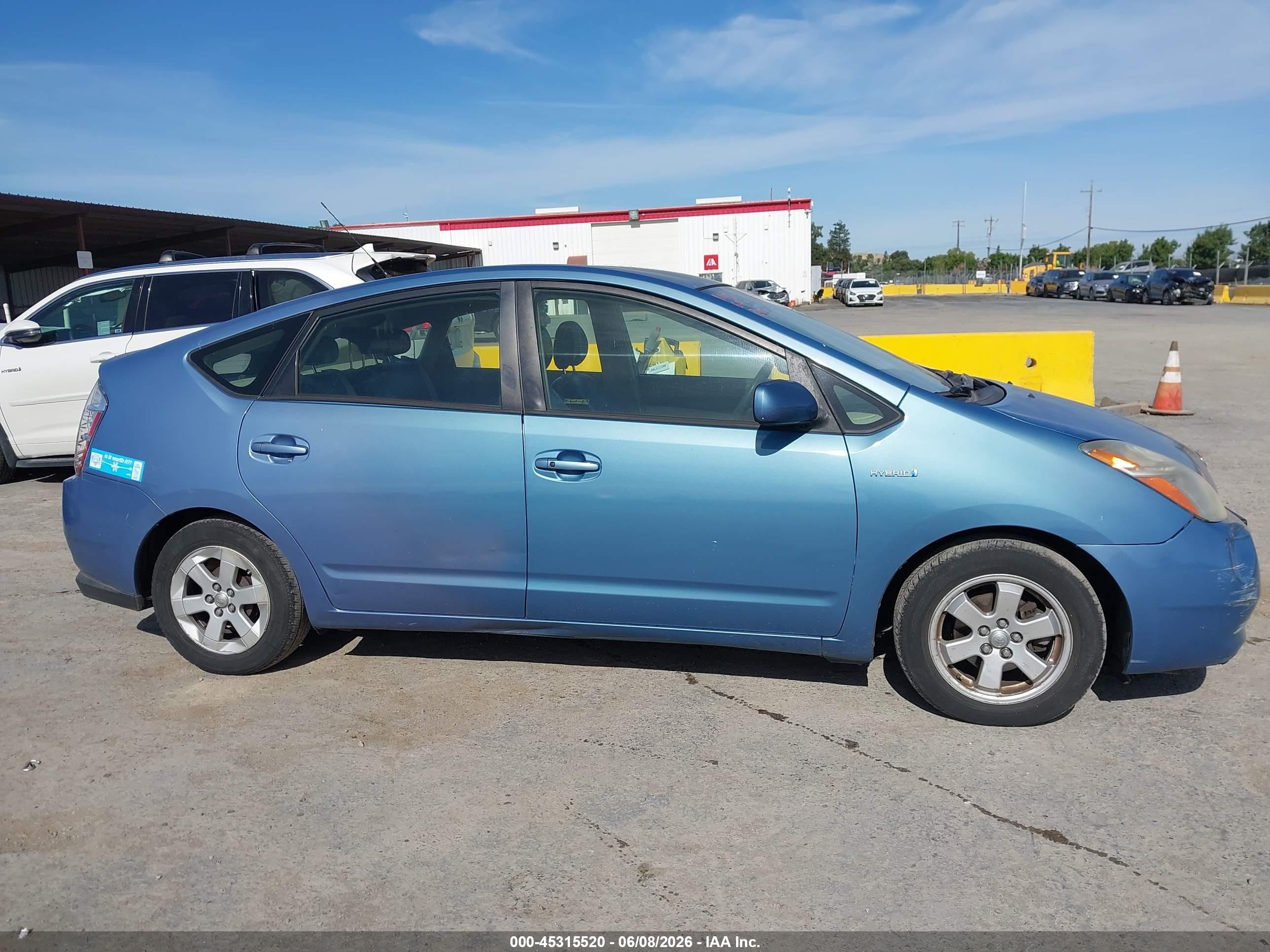 2006 Toyota Prius   Blue vin: JTDKB20U067079557